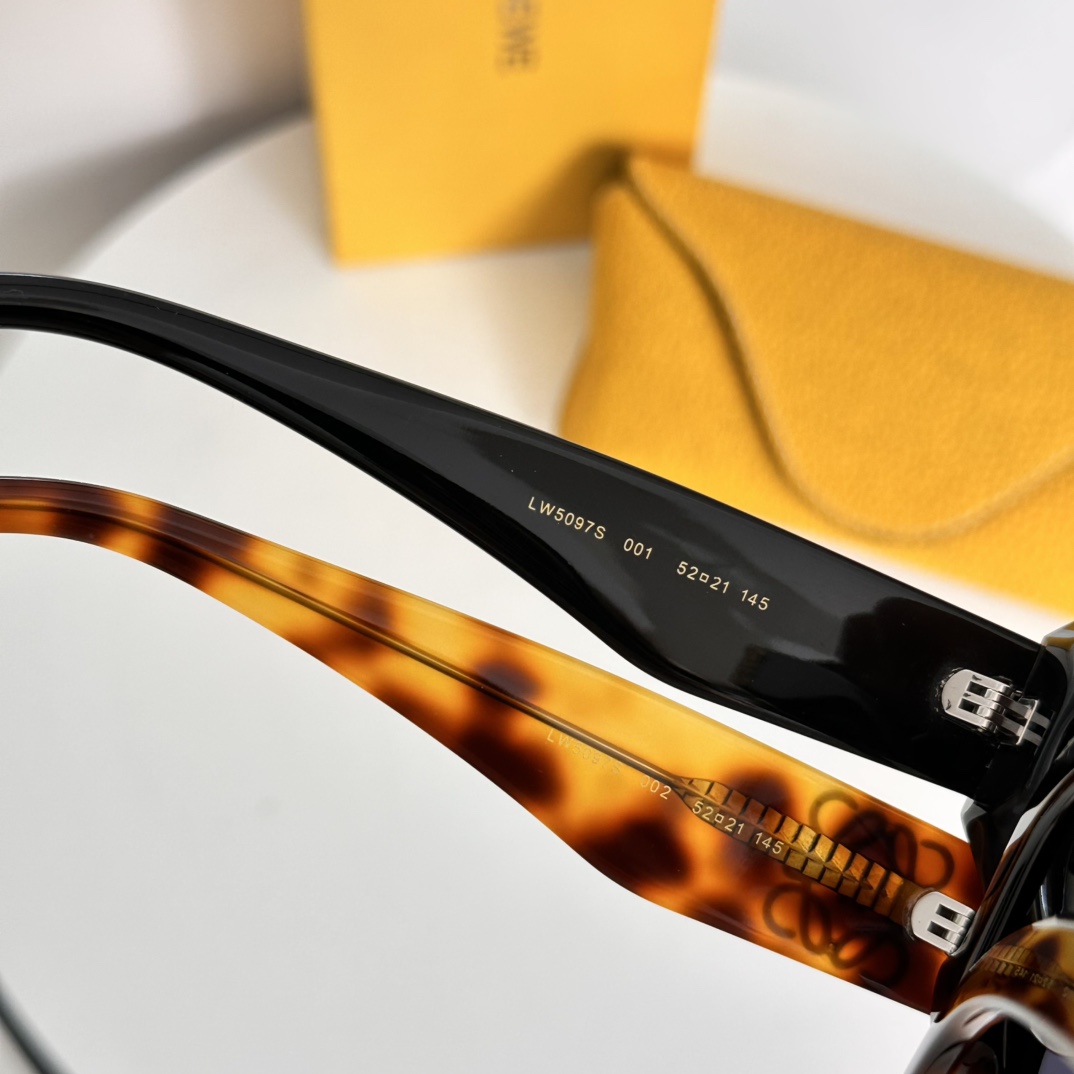  ‼️ 细节图 LOEWE🌟🌟🌟MODEL：LW5097S🌟🌟🌟SIZE：52口21-145🌟🌟🌟