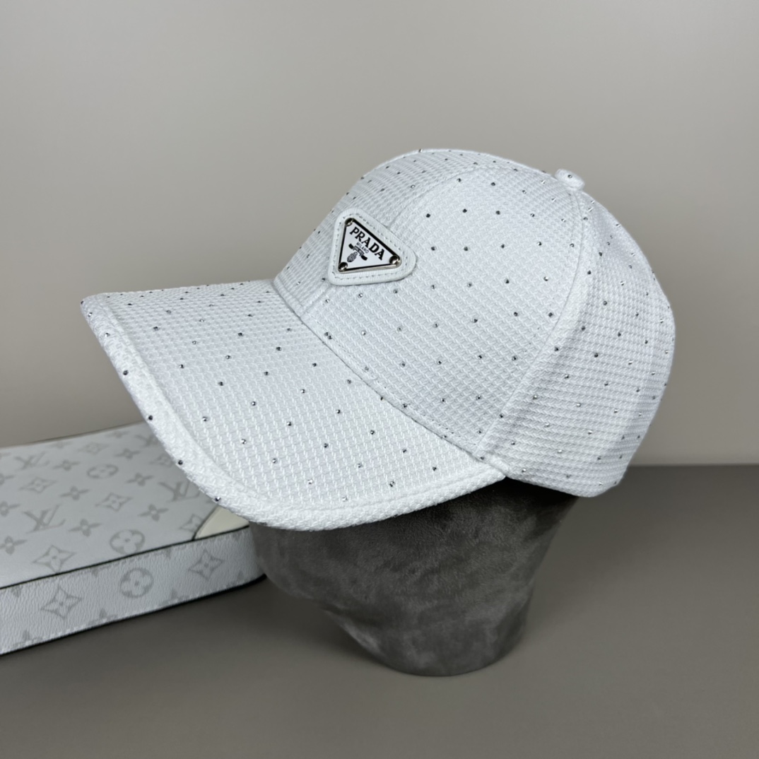 NO:224127,Prada Prada classic triangle baseball cap is a universal must-have style. It looks good after wearing for ten thousand years. Daily necessities. Perfect color. The hat is just right. It looks good when everyone wears it. The quality is excellent. Fashionable and versatile hat. Straw hat. Fisherman's hat. Baseball cap. Knit hat. Hats. Prada. Prada. Prada. Espadrilles. Hats.19860909普拉达prada 经典三角标棒球帽万能必留款 戴一万年都好看 日常刚需 颜色完美 帽型正点 简直谁戴都好看质量超赞 时尚百搭帽子草帽渔夫帽棒球帽针织帽,帽子,prada,prada,espadrilles,hats,hat