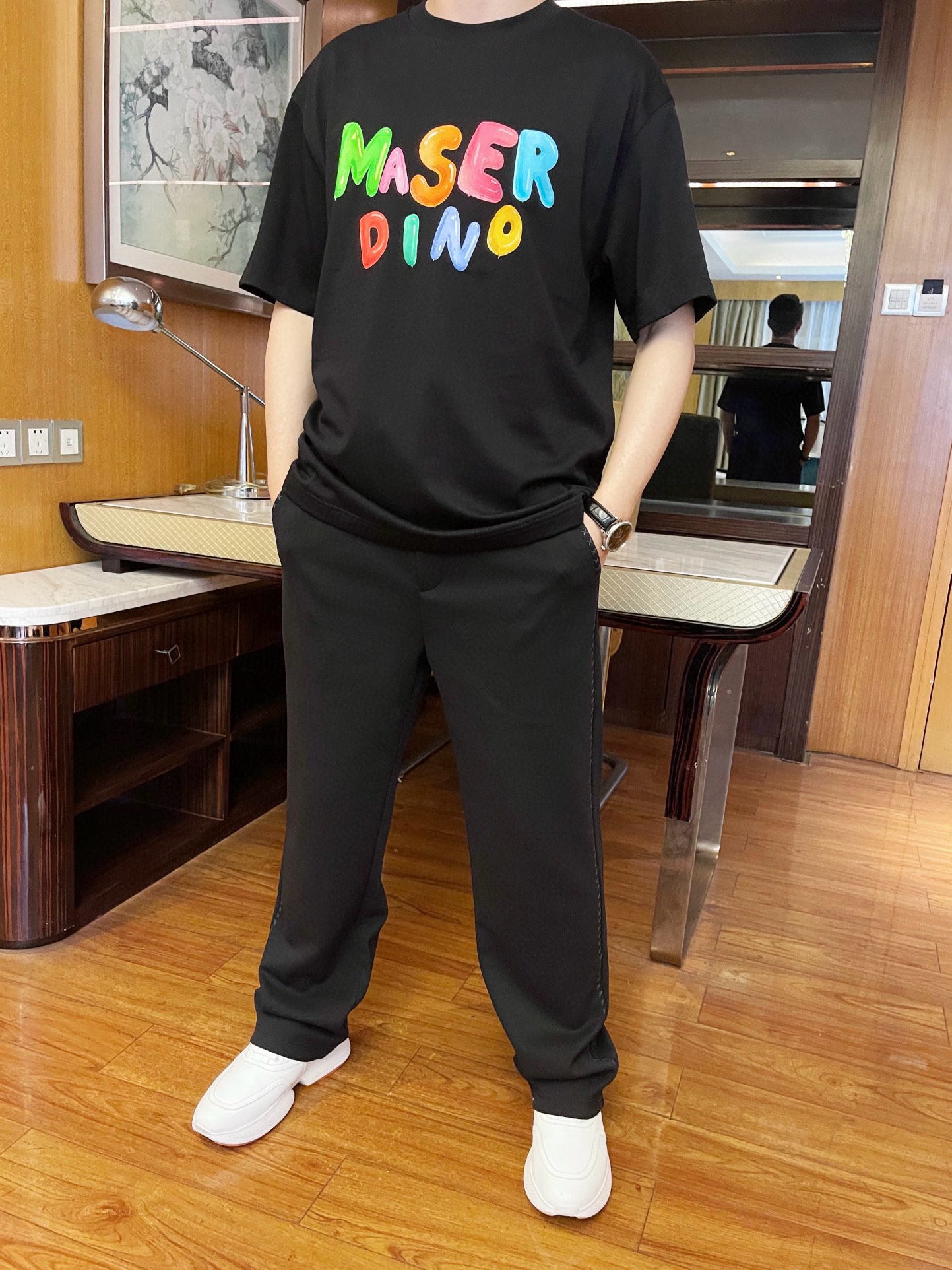 NO:125956,DINO luxury products-2025 counter latest hot T-shirt shipment, hot-selling items in European and American counters!  Selected Italian imported fine cotton fabrics with fashionable designs, exquisite color brand logos on the chest to show the charm You are definitely worthy of having. Number 48-56 (model 173/130 wears 48, with Hong Kong Lane Crawford gift box packaging), tees, t-shirt, alexander wang19860909DINO奢品-2025专柜最新爆款T恤出货 欧美专柜热销单品！精选意大利进口精棉面料搭配时尚的设计,胸前精致的彩色品牌标志彰显韵味 您绝对值得拥有.码数48-56（模特173/130穿48,配香港连卡佛礼盒包装）,,tees，t-shirt,alexander wang,Men's clothing