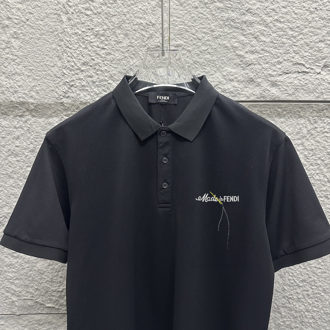 FEN*Fendi* polo de manga corta, nuevo estilo 2025 primavera-verano, bordado pequeño de letras con puntadas, tela de pun…