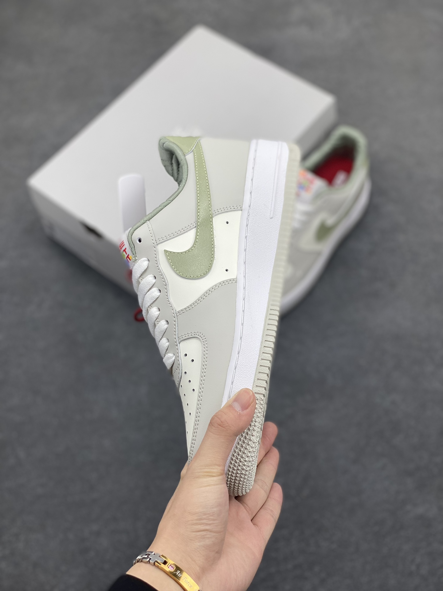 图片[3]-Air Force 1 Low 蛇年牛油果绿 原楦头原纸板 打造纯正空军版型 #专注外贸渠道 全掌内置蜂窝气垫 #原盒配件 原厂中底钢印、拉帮完美 货号：HV6000-131 尺码：35.5 36 36.5 37.5 38 38.5 39 40 40.5 41 42 42.5 43 44 44.5 45-选品中心