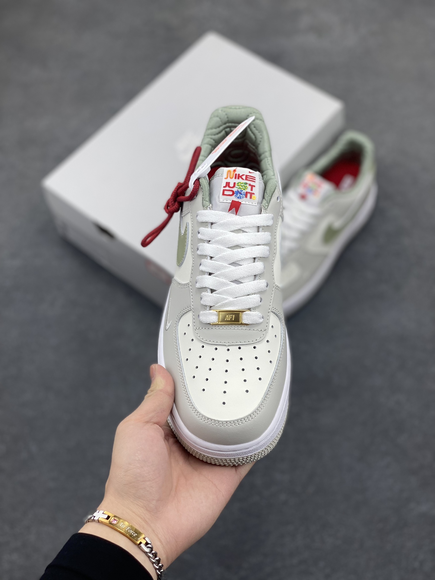 图片[2]-Air Force 1 Low 蛇年牛油果绿 原楦头原纸板 打造纯正空军版型 #专注外贸渠道 全掌内置蜂窝气垫 #原盒配件 原厂中底钢印、拉帮完美 货号：HV6000-131 尺码：35.5 36 36.5 37.5 38 38.5 39 40 40.5 41 42 42.5 43 44 44.5 45-选品中心