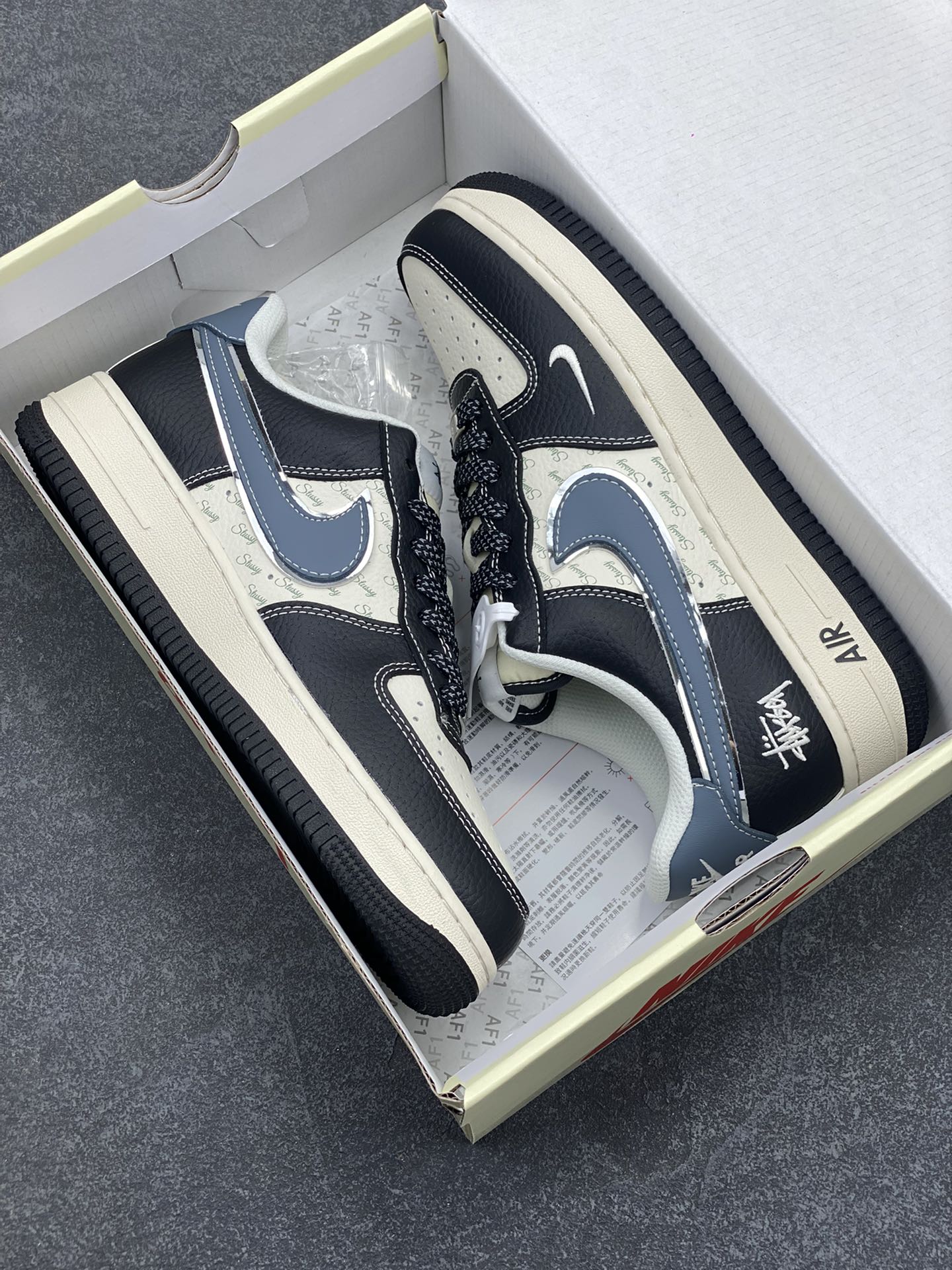 图片[9]-NIke Air Force 1 \’07 Low “斯图西联名——灰蓝黑荔纹”空军一号 低帮 运动鞋 休闲鞋 折边针车 工艺难度大 原楦头原纸板 原装鞋盒 定制五金配件 内置全掌气垫 原厂鞋底 货号：XZ6188-199 尺码：36 36.5 37.5 38 38.5 39 40 40.5 41 42 42.5 43 44 44.5 45-选品中心