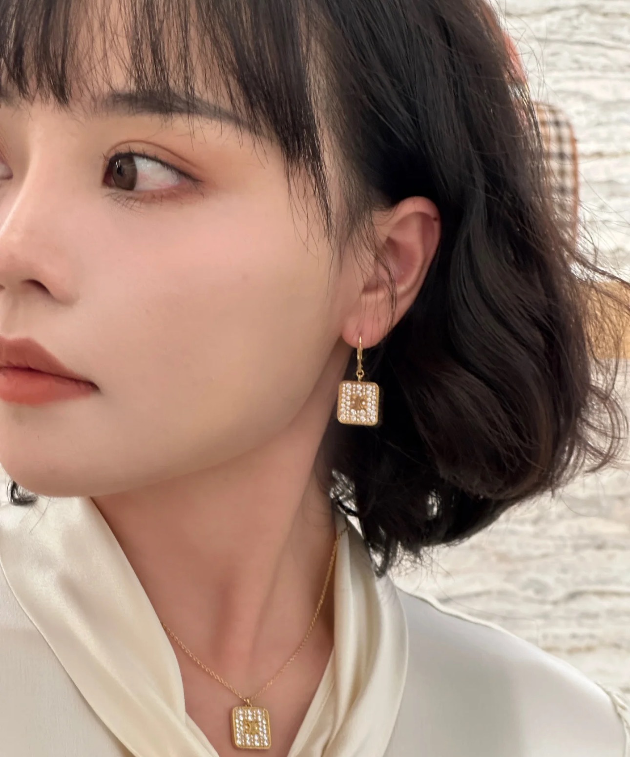 Celine Square Earrings with Crystals - Gold Finish 10 i1740981720 2676 0