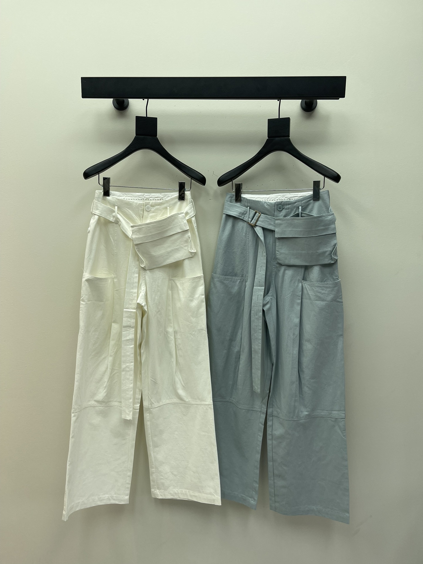 NO:324965,Niche *25 spring and summer new original custom design fashionable and handsome workwear style waist bag belt large pocket workwear style wide-leg loose casual pants/white blue SML AA,,alexander wang19860909小众*25春夏新款原创定制设计时尚帅气工装风配腰包式腰带大口袋工装风阔腿宽松休闲裤/白色 蓝色SML AA,,alexander wang,Women's clothing