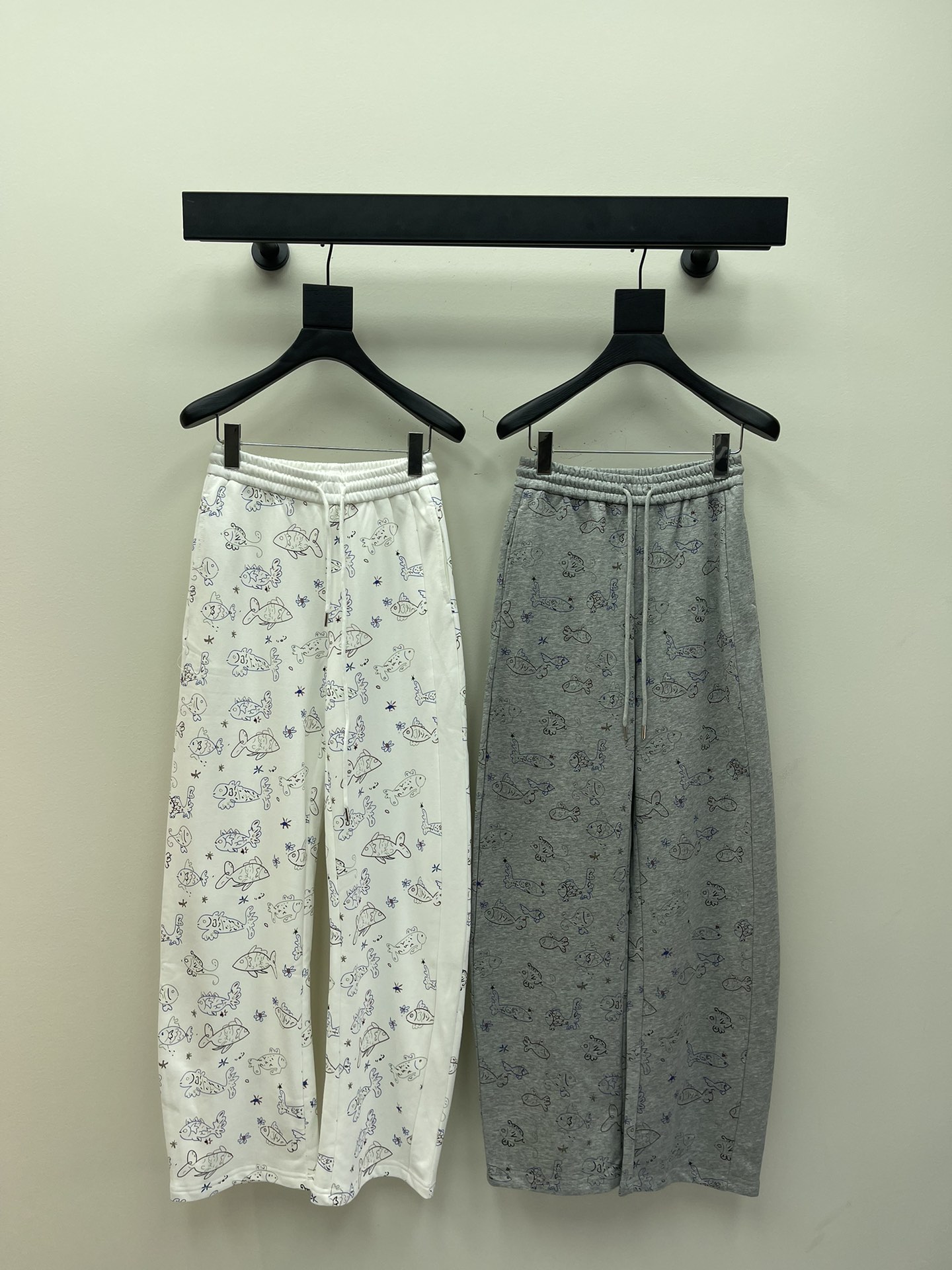 NO:324971,Chane*25 spring and summer new original custom design Korean version cute cartoon print spliced ​​elastic waist drawstring loose versatile casual pants/white gray SML, chanel, alexander wang19860909Chane*25春夏新款原创定制设计韩版可爱卡通印花拼接松紧腰抽绳宽松百搭休闲裤/白色 灰色SML,,chanel,alexander wang,Women's clothing