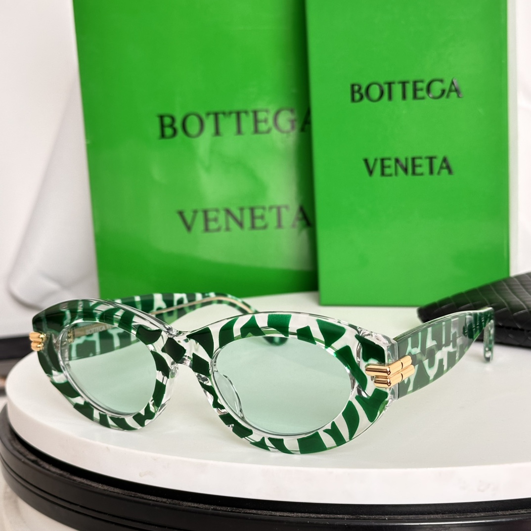 ‼️BOTTEGA VENET*☄️
MODEL：BV1322S
SIZE：132口1-120