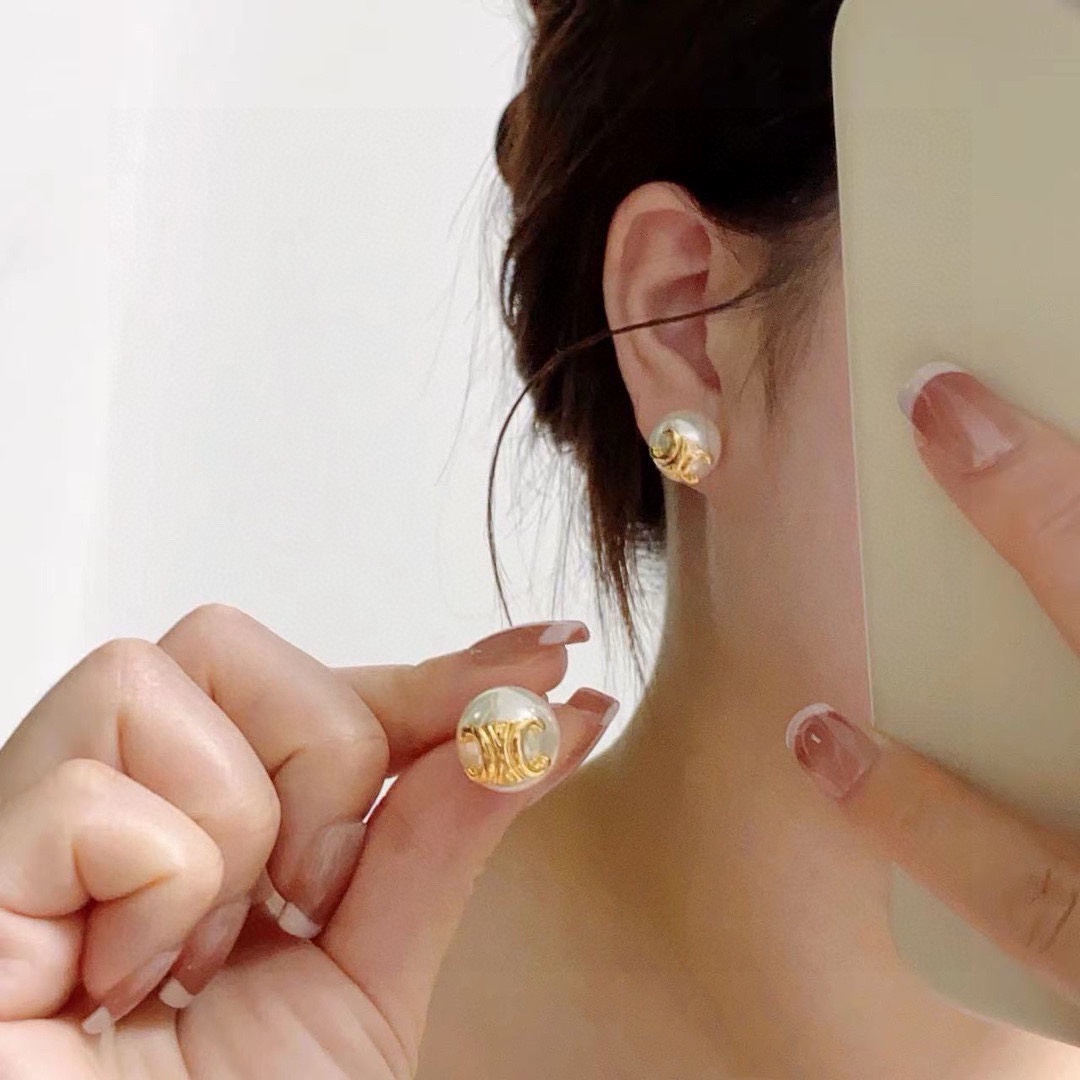 Celine Triomphe Pearl Stud Earrings - Elegant & Timeless Design 2 i1741008456 9920 0
