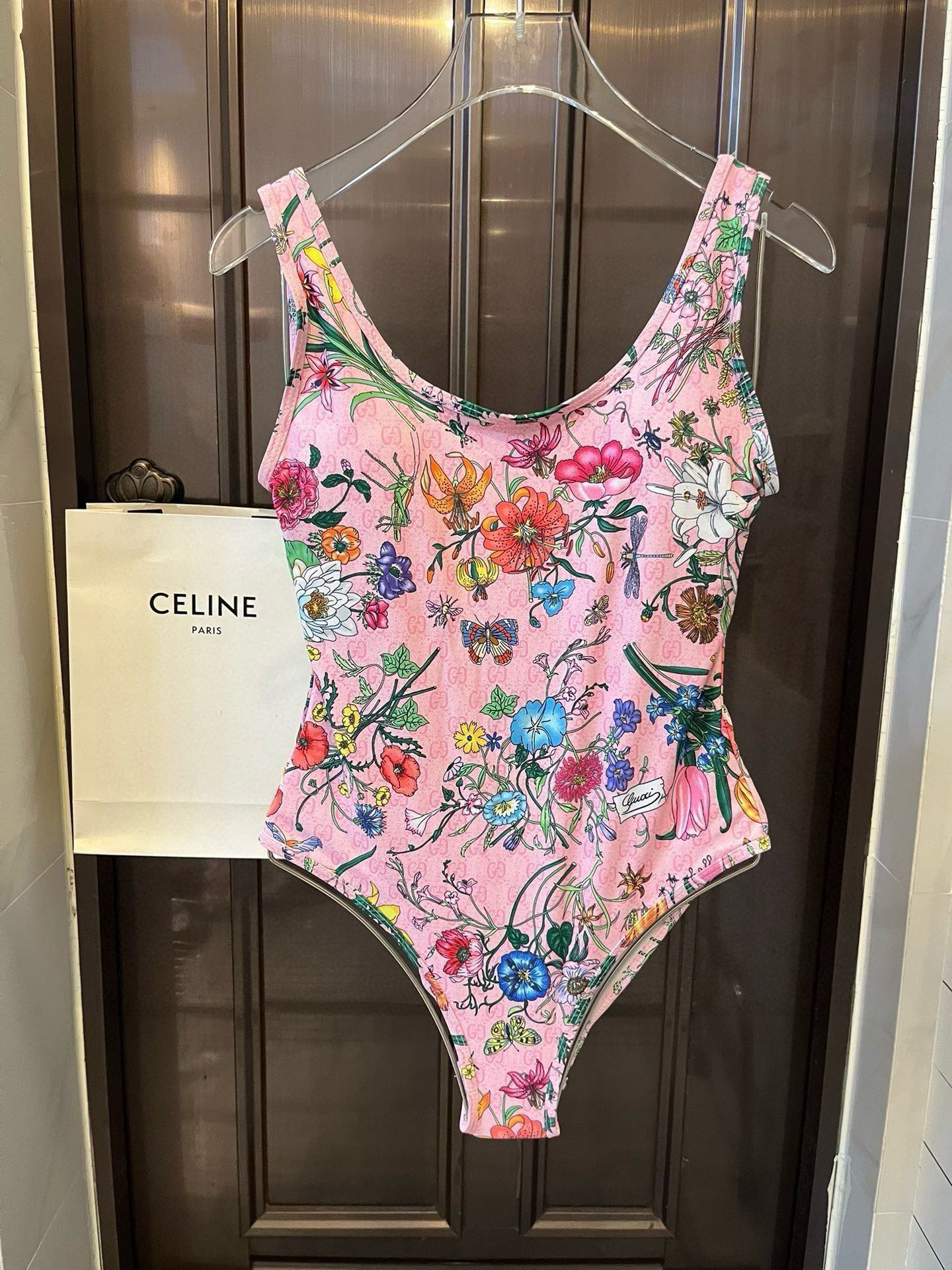 。
Gucci古奇新款连体泳衣  😍🥰适合多种场景的游泳衣🏊‍♀️海边 游泳池 温泉 水上乐园 漂流都可