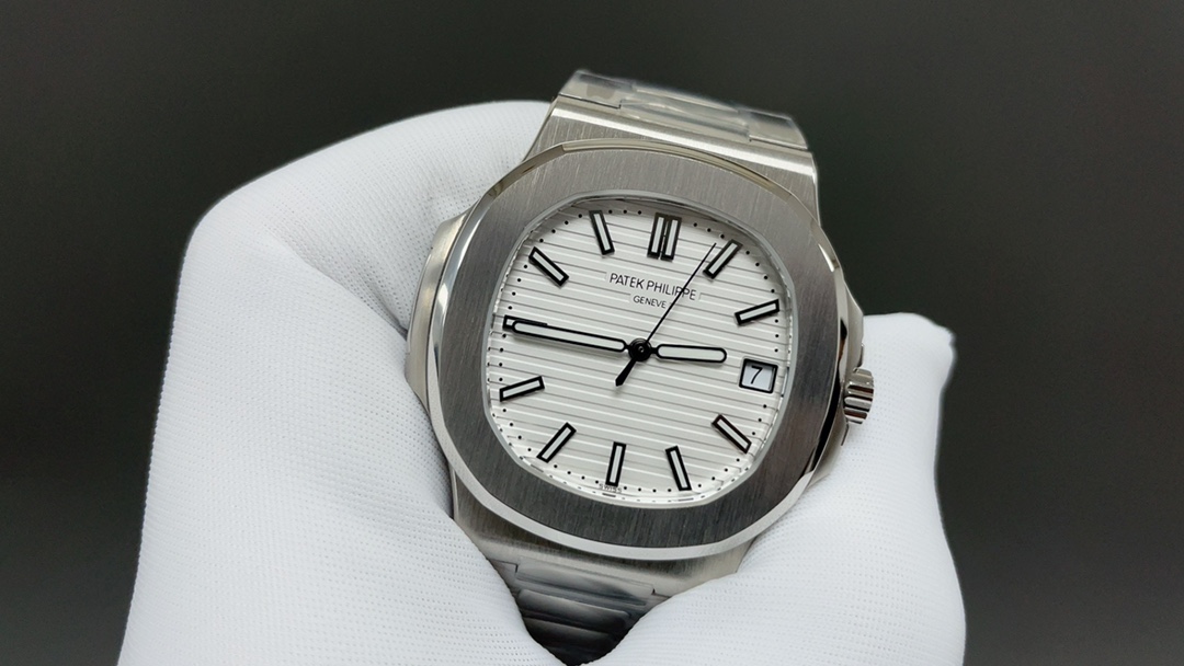 Patek Philippe PPF “钢王”蜕变，百达翡丽 PP 鹦鹉螺5711全新升级款