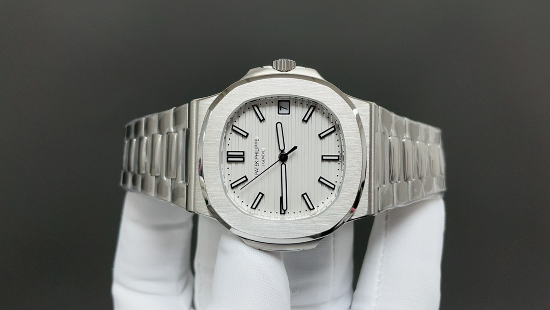 Patek Philippe PPF “钢王”蜕变，百达翡丽 PP 鹦鹉螺5711全新升级款
