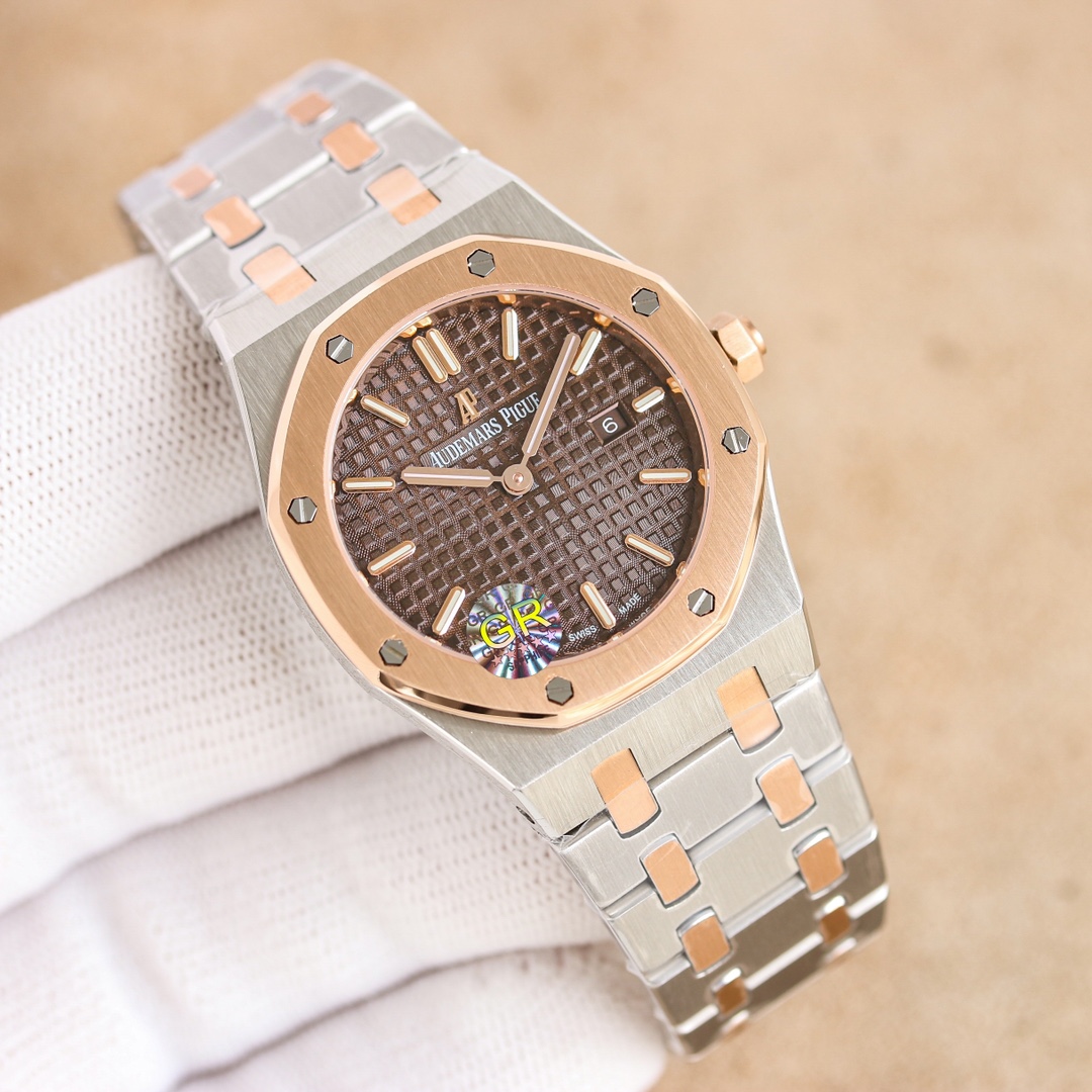 Audemares Piguet White Gold Royal Oak Watch Review: Precision Craftsmanship and Elegant Design - 图片 5