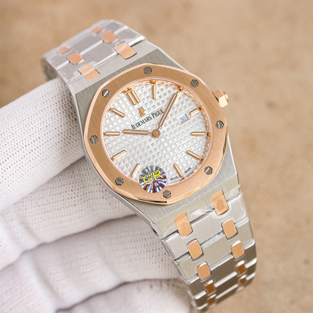 Audemares Piguet White Gold Royal Oak Watch Review: Precision Craftsmanship and Elegant Design - 图片 6
