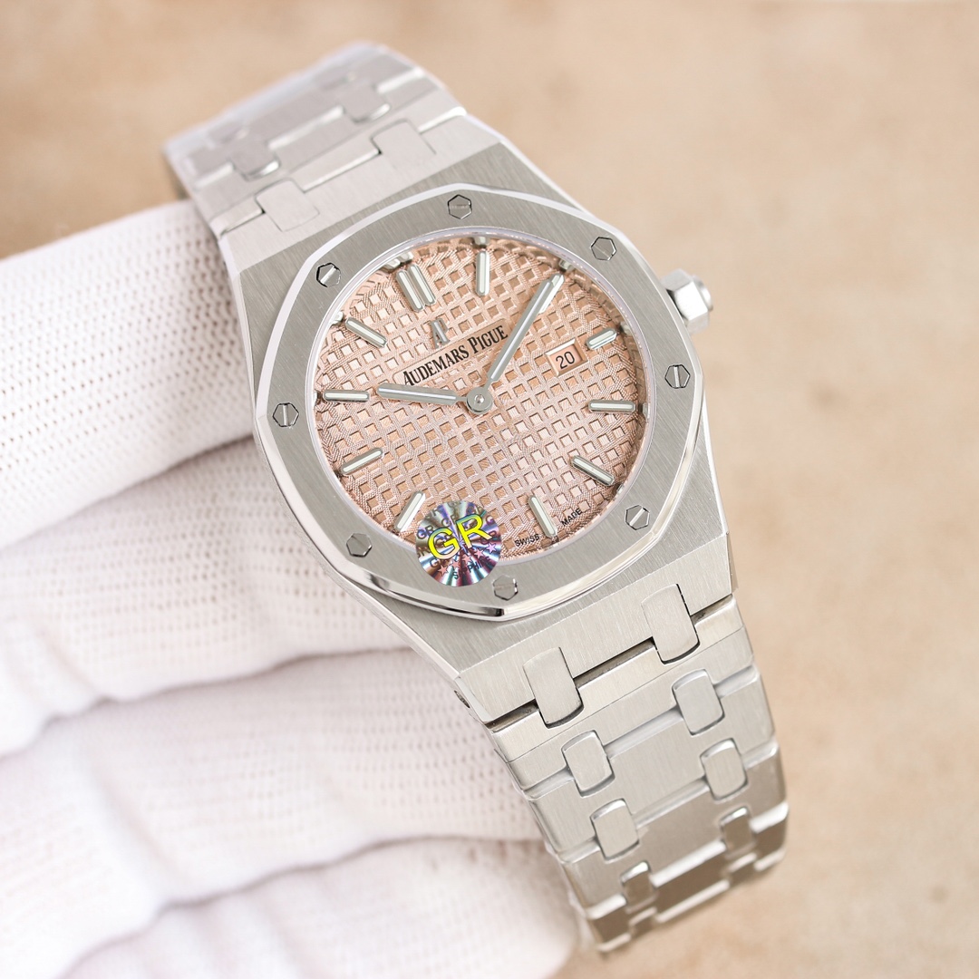 Audemares Piguet White Gold Royal Oak Watch Review: Precision Craftsmanship and Elegant Design - 图片 4