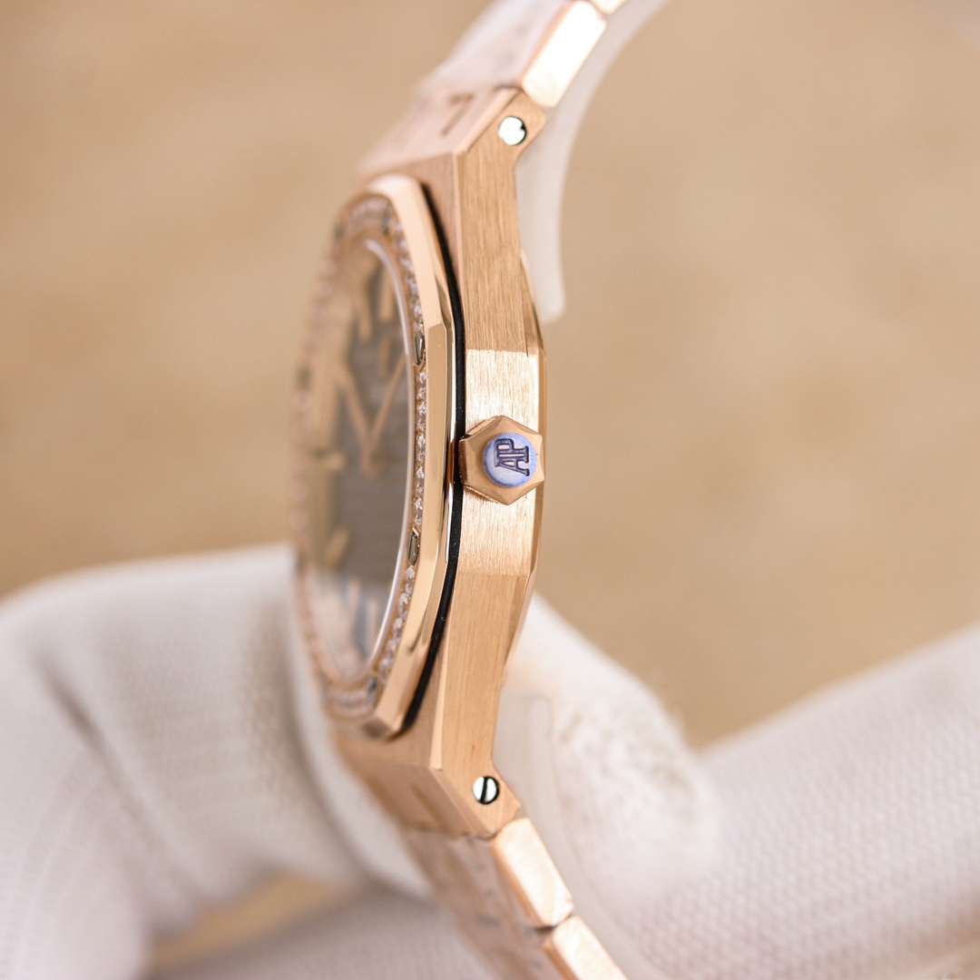 Audemars Piguet Royal Oak Diamond Watch Review: Luxury Design and Precision Craftsmanship - 图片 8