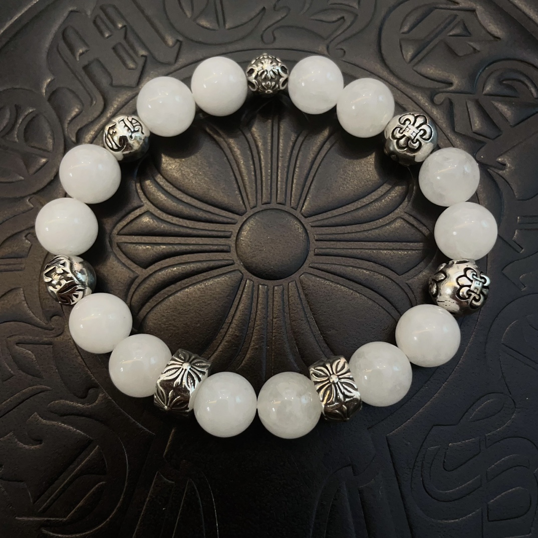 NO:106201,Batch New model [Counter Quality] Chrome Hearts Croxin Classic retro multi-element bracelet bracelets, different pattern design styles with concave and convex shapes, presenting uniqueness. Cross Scout flowers are Croxin's ambitions, so they last longer. Genuine version of Chrome Hearts Croxin, differentiating the market ordinary light version, matching the quality, looking at the details of the letter printing, retro old gray oxygen level. Seiko version!  !  !  Pure handmade ~ Authentic model opening must-have fashion and fashion, both men and women can wear it, same style for couples, original official website, rock punk style silver style, retro elements, trendy and versatile!  , jewelry boutique, chrome hearts, chrome hearts, bracelet19860909批 新款【专柜品质】Chrome Hearts克罗心 经典复古多元素手链手串,凹凸造型不同的花纹设计风格 呈现出与众不同 十字架 童军花是克罗心的志 所以更经久不衰 正品打版Chrome Hearts克罗心 区别市场普通轻版 对版对标品质 看字印细节 复古做旧灰氧程度.精工版本！！！ 纯手工打造 ～正品开模潮流时尚必备 男女均可佩戴 情侣同款 官网原版 摇滚朋克泰银风格 复古元素 潮流百搭！,饰品精品,chrome hearts,chrome hearts,bracelet,Jewelry