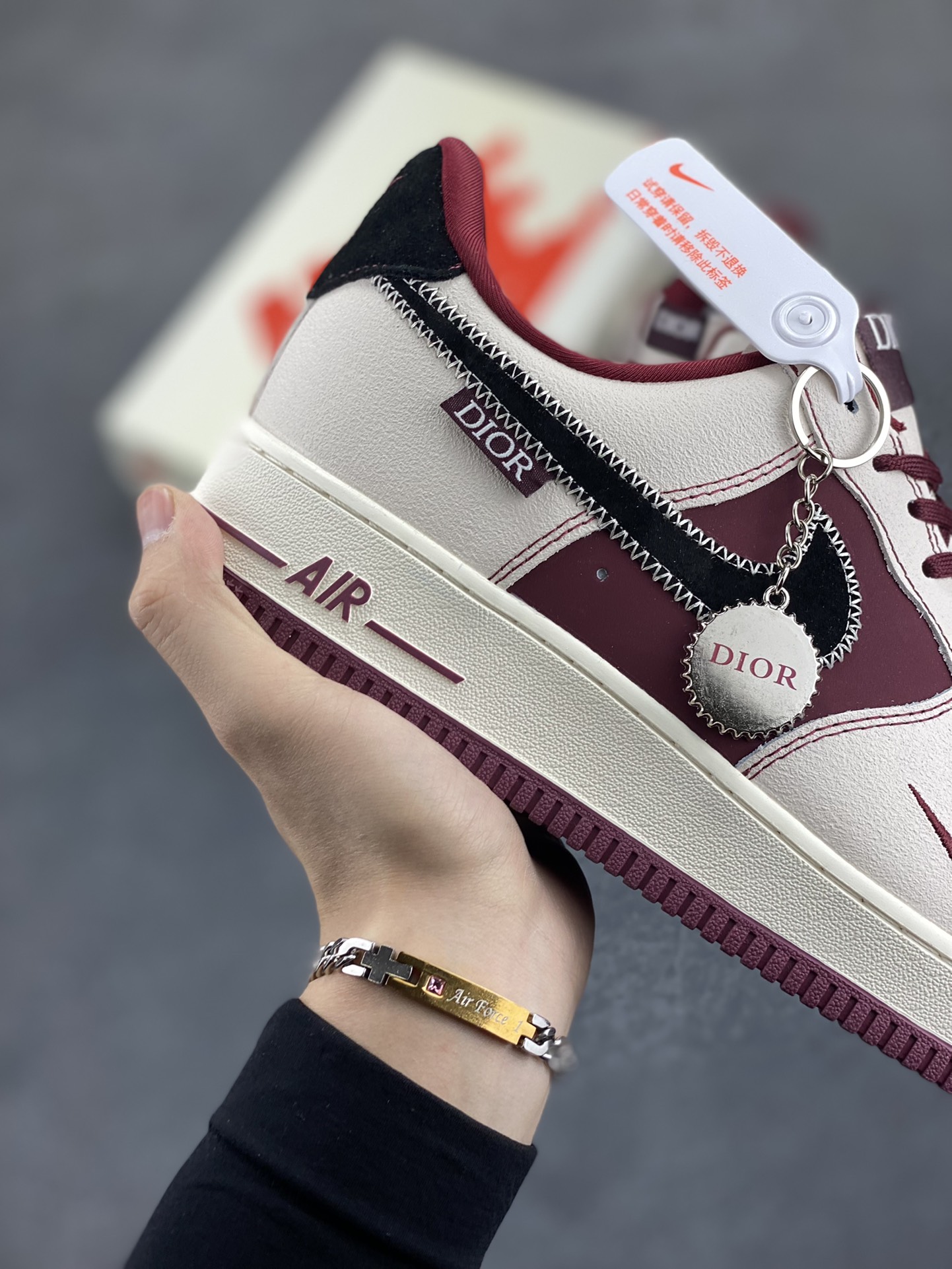 图片[6]-NIke Air Force 1 \’07 Low “迪奥联名——米酒红”空军一号 低帮 运动鞋 休闲鞋 折边针车 工艺难度大 原楦头原纸板 原装鞋盒 定制五金配件 内置全掌气垫 原厂鞋底 货号：KK1988-046 尺码：36 36.5 37.5 38 38.5 39 40 40.5 41 42 42.5 43 44 44.5 45-选品中心