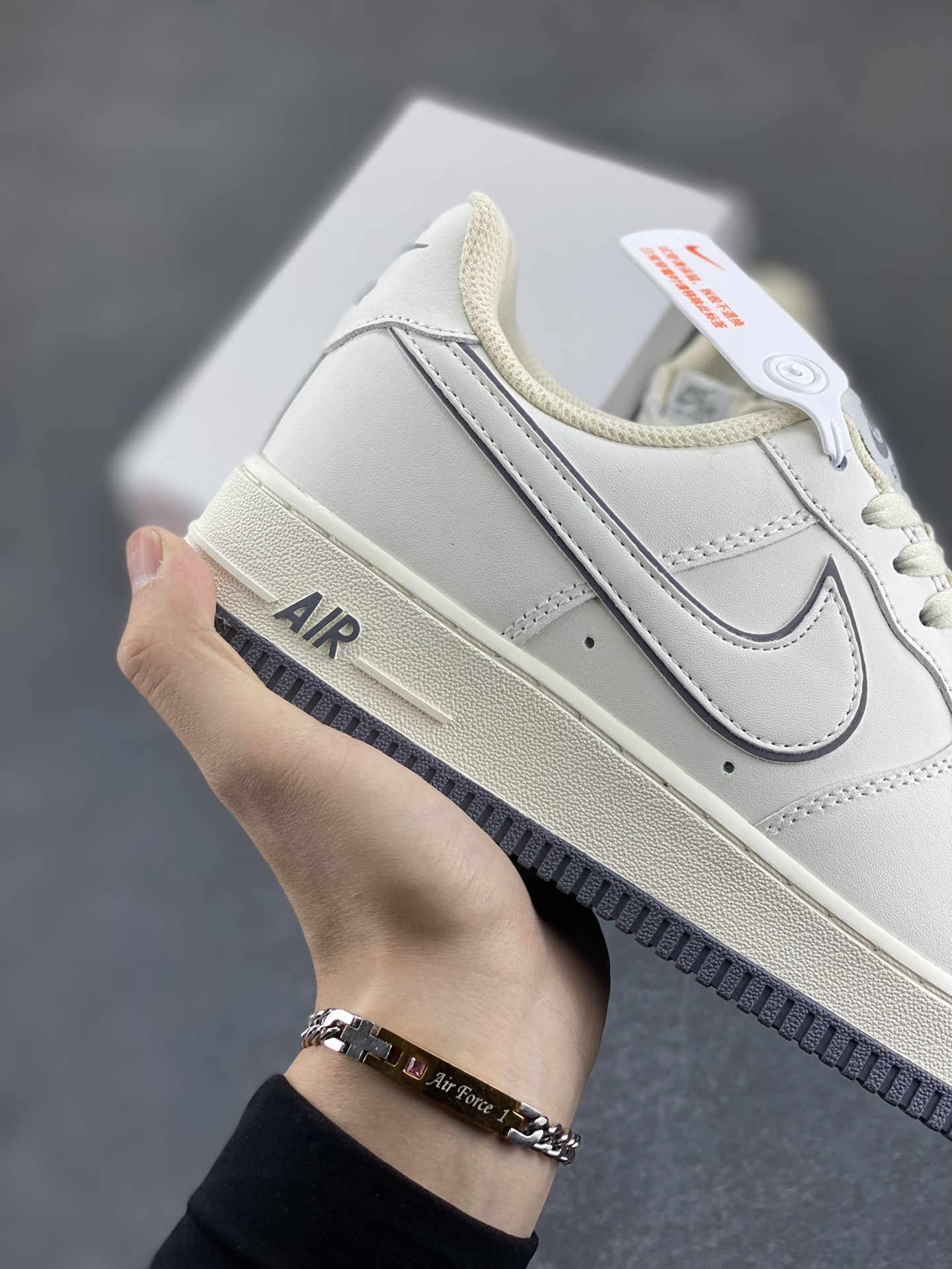 图片[6]-Nike Air Force 1 Low \’07 白银灰 低帮空军一号休闲板鞋 定制皮料 原楦原纸板 纯正版型 原装鞋盒 清洁度完美 内置全掌气垫 货号：DZ2799-122 尺码：36 36.5 37.5 38 38.5 39 40 40.5 41 42 42.5 43 44 44.5 45-选品中心