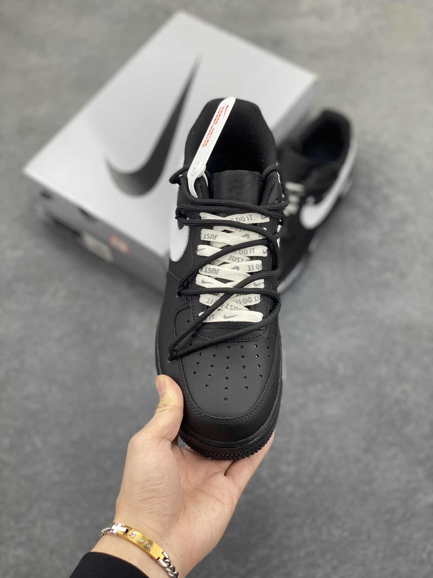 图片[2]-Nike Air Force 1 Low’07 高街off风 空军一号低帮休闲板鞋 定制皮料 定制鞋盒 配件齐全 原楦原纸板 纯正空军版型 内置全掌气垫 货号：ZH0316-059 尺码：36 36.5 37.5 38 38.5 39 40 40.5 41 42 42.5 43 44 44.5 45-选品中心