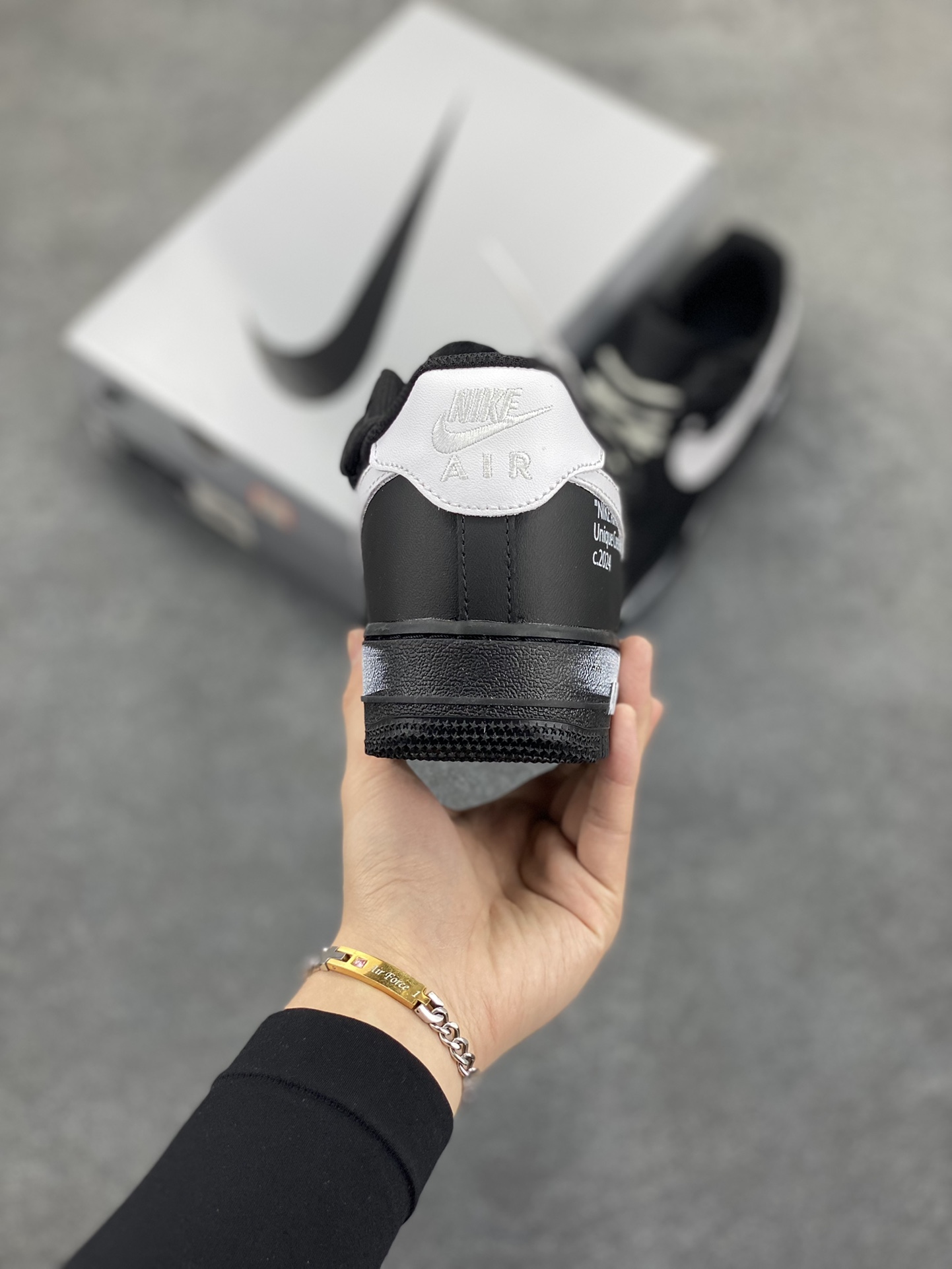 图片[4]-Nike Air Force 1 Low’07 高街off风 空军一号低帮休闲板鞋 定制皮料 定制鞋盒 配件齐全 原楦原纸板 纯正空军版型 内置全掌气垫 货号：ZH0316-059 尺码：36 36.5 37.5 38 38.5 39 40 40.5 41 42 42.5 43 44 44.5 45-选品中心