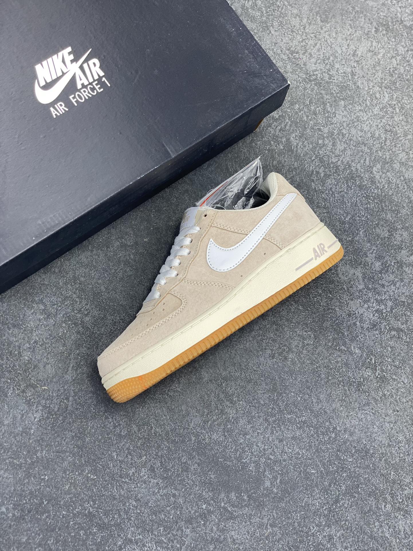 图片[7]-福利特价   Nike Air Force 1 Low 白棕麂皮生胶低帮空军一号休闲板鞋 定制皮料 原楦原纸板 纯正空军版型 高清洁度 内置全掌气垫 货号：AV0383-222 尺码：36 36.5 37.5 38 38.5 39 40 40.5 41 42 42.5 43 44 44.5 45-选品中心