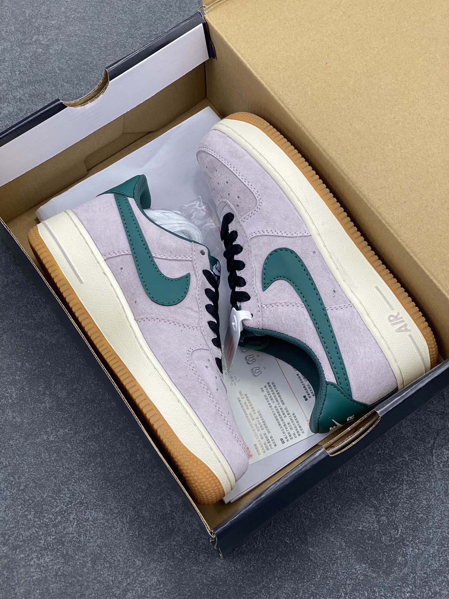 图片[9]-福利特价   Nike Air Force 1 Low 灰绿全麂皮低帮空军一号休闲板鞋 定制皮料 原楦原纸板 纯正空军版型 高清洁度 内置全掌气垫 货号：AV0383-220 尺码：36 36.5 37.5 38 38.5 39 40 40.5 41 42 42.5 43 44 44.5 45-选品中心