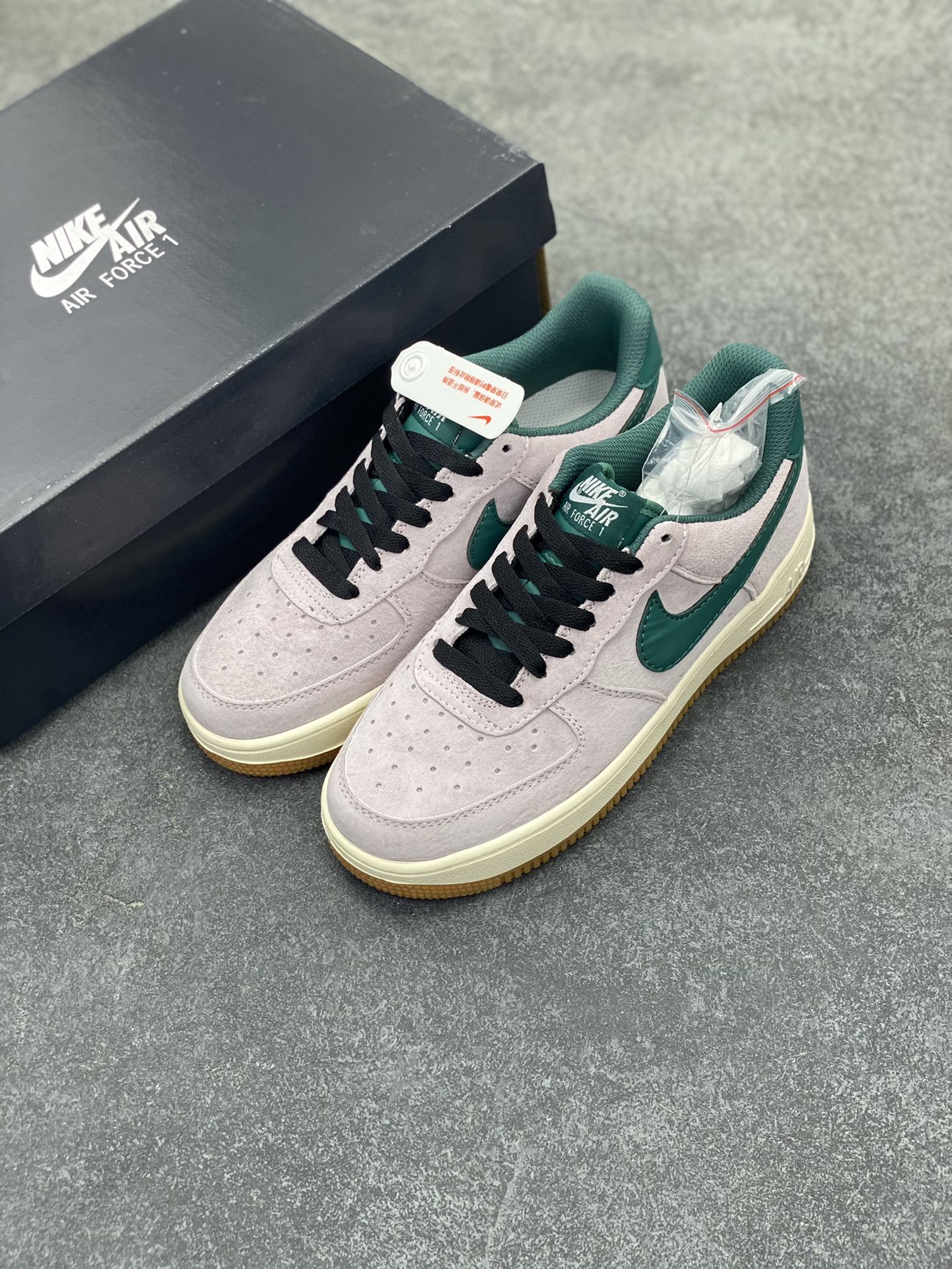图片[8]-福利特价   Nike Air Force 1 Low 灰绿全麂皮低帮空军一号休闲板鞋 定制皮料 原楦原纸板 纯正空军版型 高清洁度 内置全掌气垫 货号：AV0383-220 尺码：36 36.5 37.5 38 38.5 39 40 40.5 41 42 42.5 43 44 44.5 45-选品中心