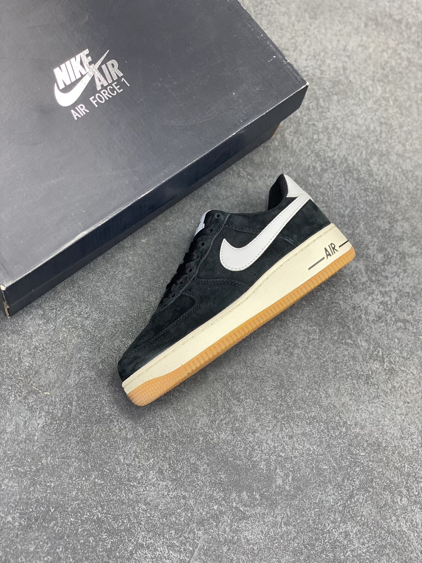 图片[7]-福利特价   Nike Air Force 1 Low 白黑麂皮生胶低帮空军一号休闲板鞋 定制皮料 原楦原纸板 纯正空军版型 高清洁度 内置全掌气垫 货号：AV0383-232 尺码：36 36.5 37.5 38 38.5 39 40 40.5 41 42 42.5 43 44 44.5 45-选品中心