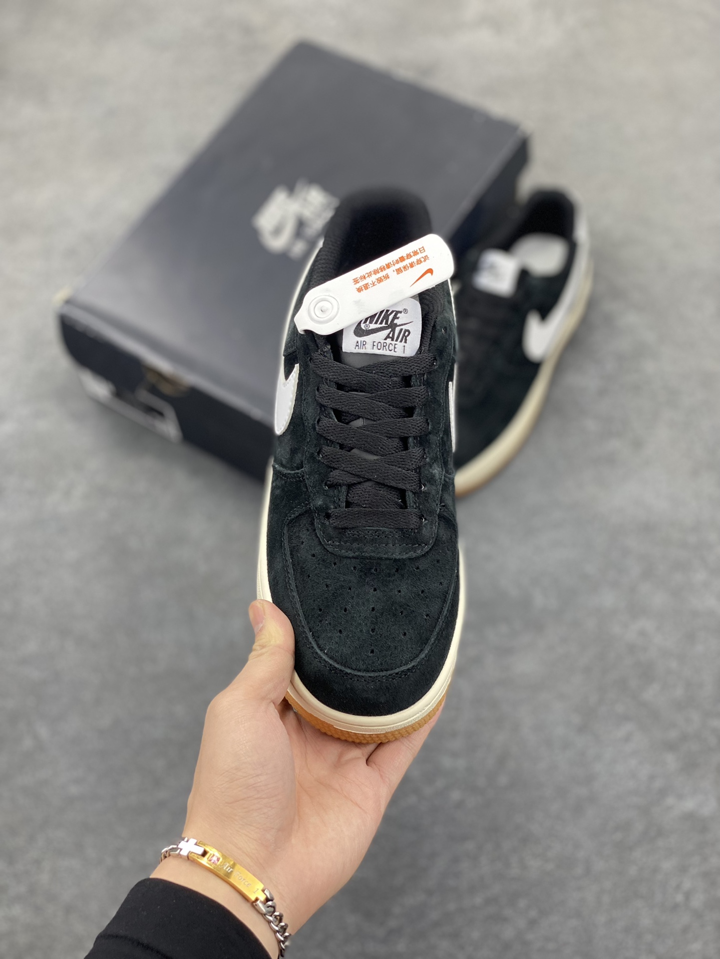 图片[2]-福利特价   Nike Air Force 1 Low 白黑麂皮生胶低帮空军一号休闲板鞋 定制皮料 原楦原纸板 纯正空军版型 高清洁度 内置全掌气垫 货号：AV0383-232 尺码：36 36.5 37.5 38 38.5 39 40 40.5 41 42 42.5 43 44 44.5 45-选品中心