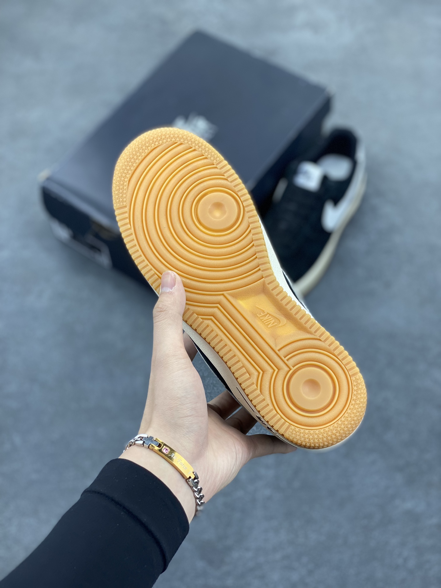 图片[5]-福利特价   Nike Air Force 1 Low 白黑麂皮生胶低帮空军一号休闲板鞋 定制皮料 原楦原纸板 纯正空军版型 高清洁度 内置全掌气垫 货号：AV0383-232 尺码：36 36.5 37.5 38 38.5 39 40 40.5 41 42 42.5 43 44 44.5 45-选品中心