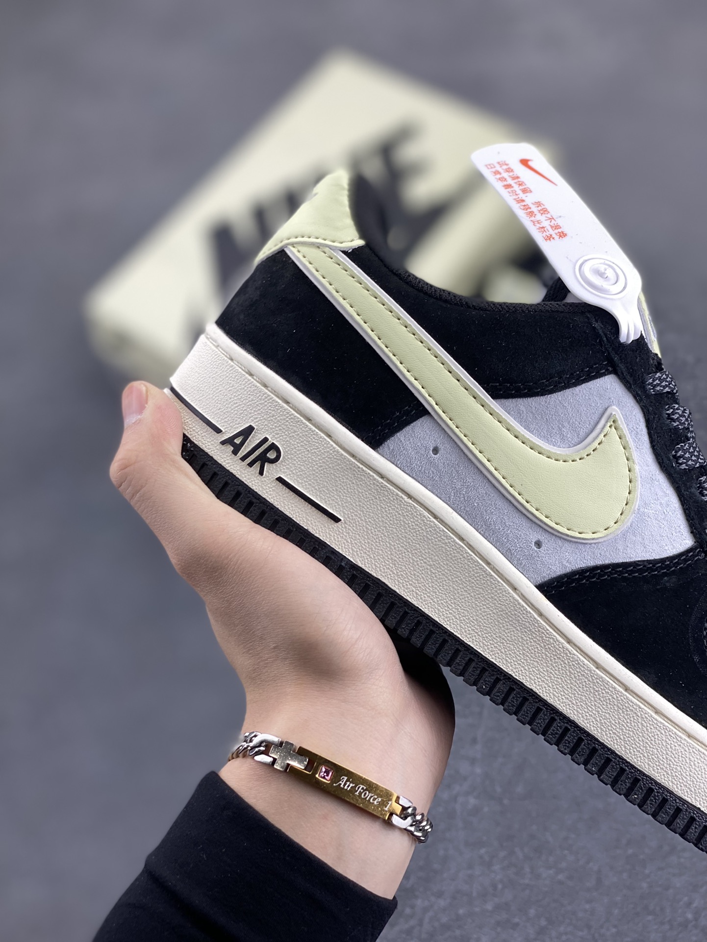 图片[6]-福利特价  Nike Air Force 1 Low ’07 奶油熊猫 麂皮空军一号低帮休闲板鞋 原厂麂皮 原楦原纸板 纯正版型 正品NFC感应芯片 高清洁度 内置全掌气垫 货号：DE0023-806 尺码：36 36.5 37.5 38 38.5 39 40 40.5 41 42 42.5 43 44 44.5 45-选品中心