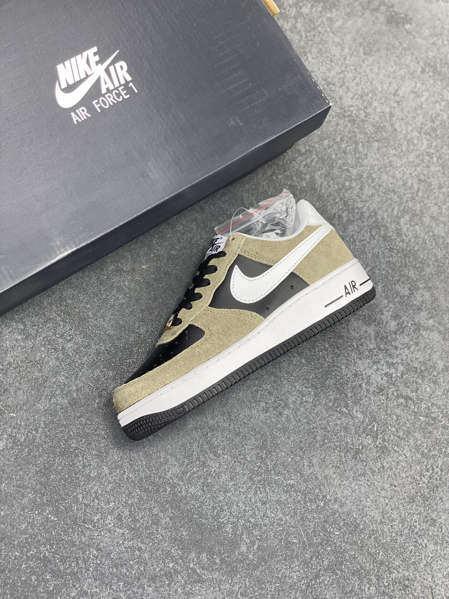 图片[7]-福利特价   Nike Air Force 1 Low 麂皮绿 低帮空军一号休闲板鞋 定制皮料 原楦原纸板 纯正空军版型 高清洁度 内置全掌气垫 货号：AV0383-225 尺码：36 36.5 37.5 38 38.5 39 40 40.5 41 42 42.5 43 44 44.5 45-选品中心