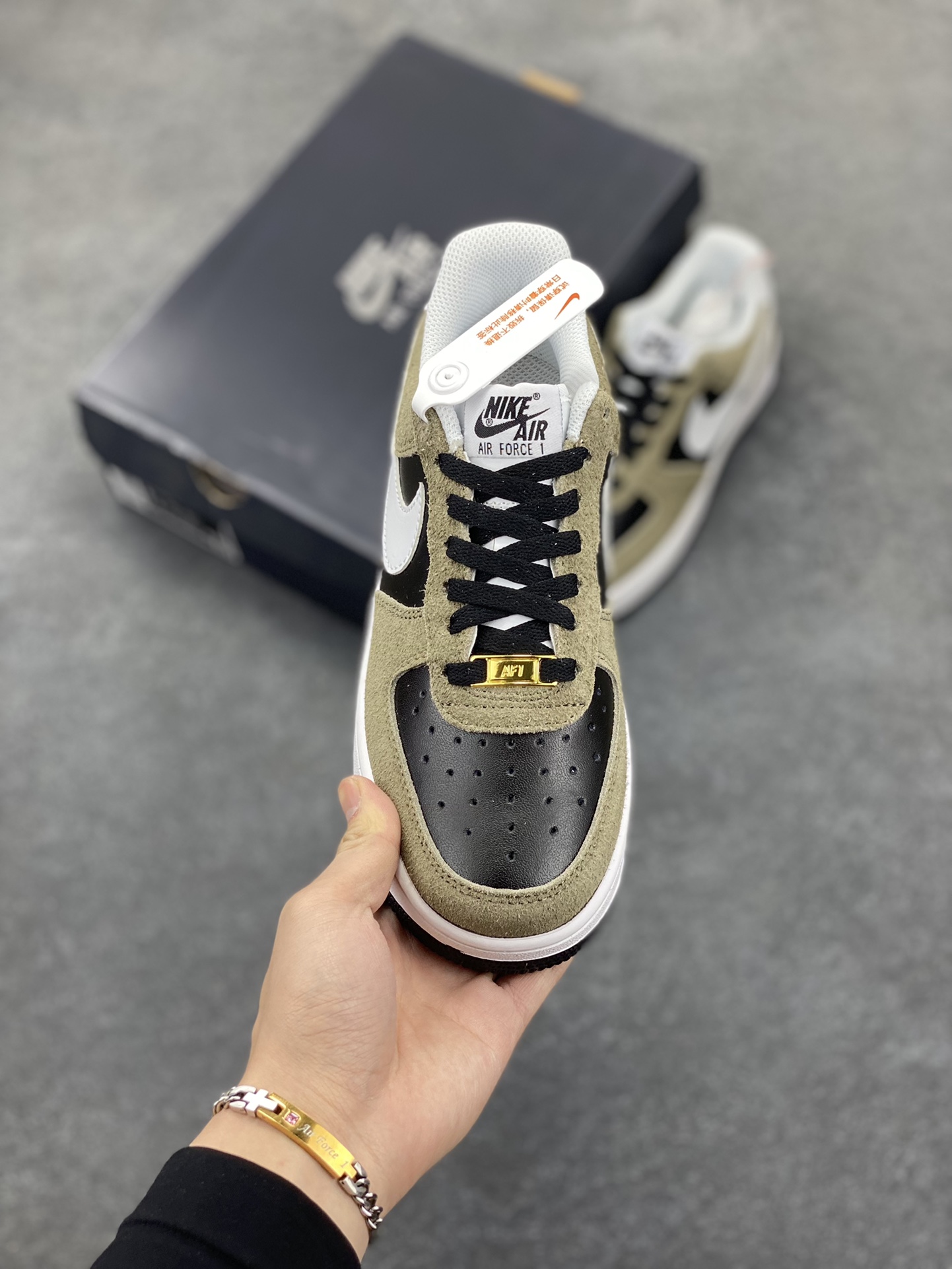 图片[2]-福利特价   Nike Air Force 1 Low 麂皮绿 低帮空军一号休闲板鞋 定制皮料 原楦原纸板 纯正空军版型 高清洁度 内置全掌气垫 货号：AV0383-225 尺码：36 36.5 37.5 38 38.5 39 40 40.5 41 42 42.5 43 44 44.5 45-选品中心