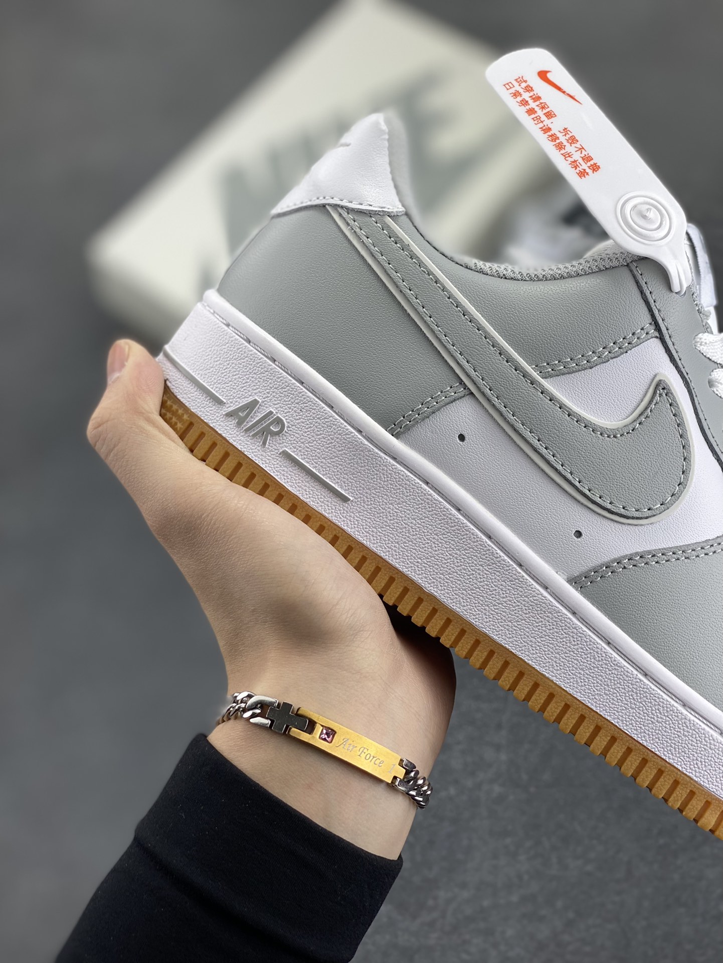 图片[6]-福利特价 Air Force 1\’ 07 原楦头原纸板 打造纯正空军版型 专注外贸渠道 全掌内置蜂窝气垫 #原盒配件 原厂中底钢印、拉帮完美 货号：AW2296-001 尺码：36 36.5 37.5 38 38.5 39 40 40.5 41 42 42.5 43 44 44.5 45-选品中心