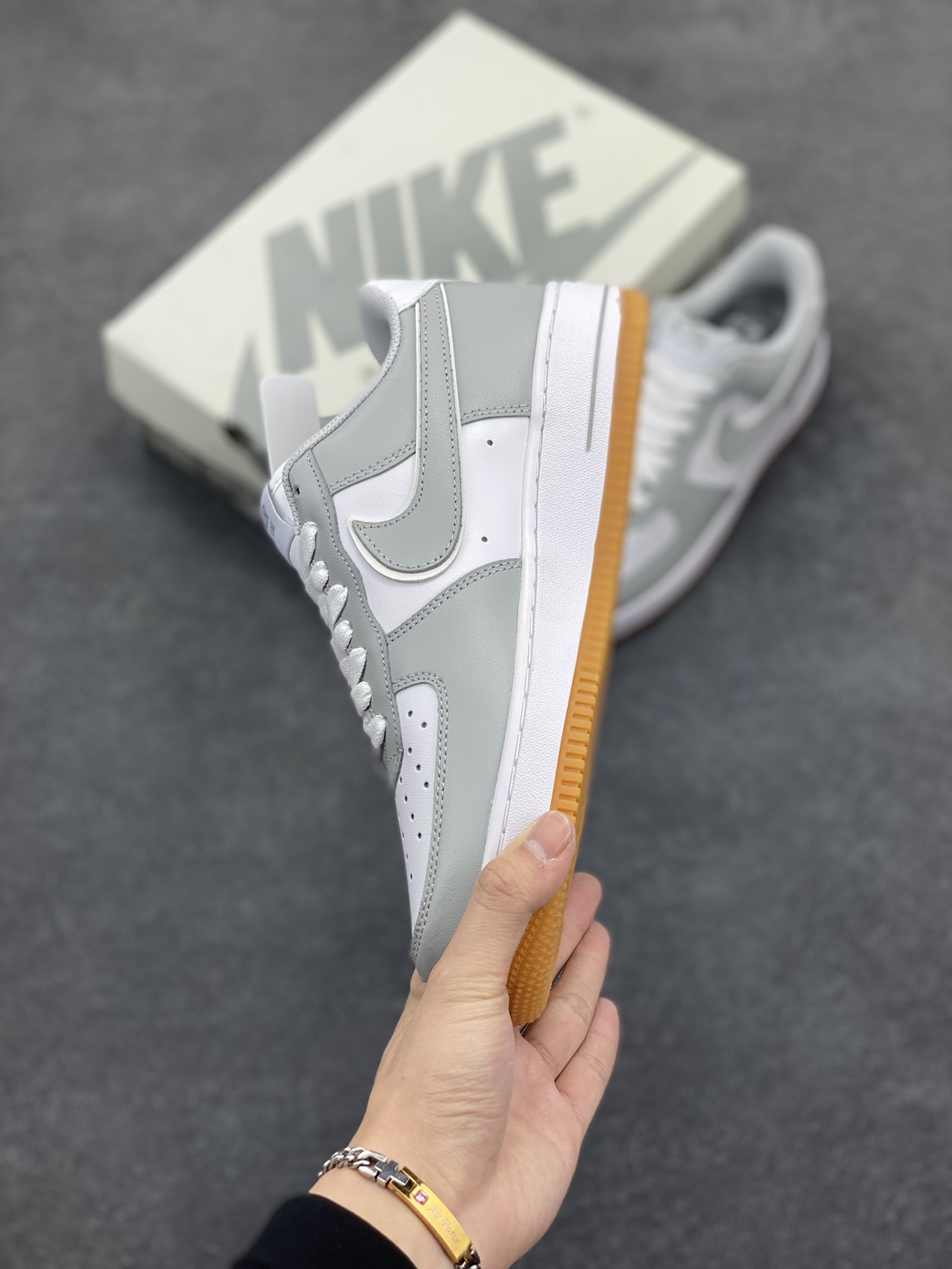 图片[3]-福利特价 Air Force 1\’ 07 原楦头原纸板 打造纯正空军版型 专注外贸渠道 全掌内置蜂窝气垫 #原盒配件 原厂中底钢印、拉帮完美 货号：AW2296-001 尺码：36 36.5 37.5 38 38.5 39 40 40.5 41 42 42.5 43 44 44.5 45-选品中心