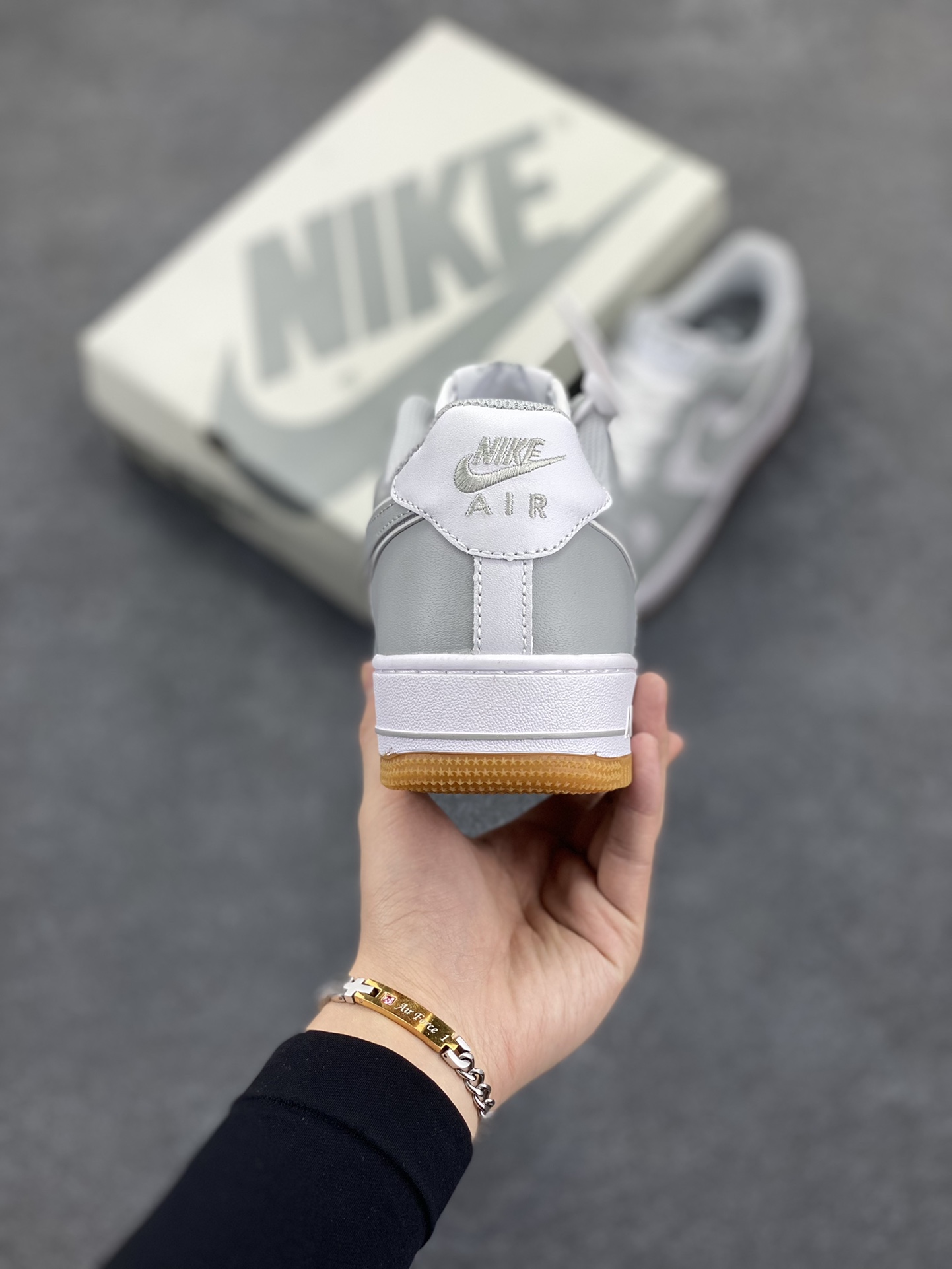 图片[4]-福利特价 Air Force 1\’ 07 原楦头原纸板 打造纯正空军版型 专注外贸渠道 全掌内置蜂窝气垫 #原盒配件 原厂中底钢印、拉帮完美 货号：AW2296-001 尺码：36 36.5 37.5 38 38.5 39 40 40.5 41 42 42.5 43 44 44.5 45-选品中心