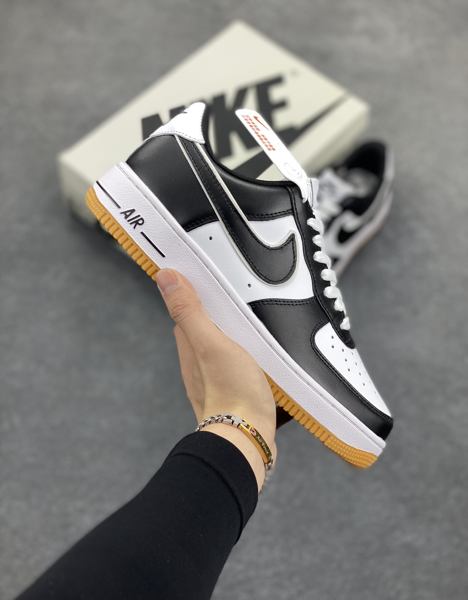 福利特价 Air Force 1\’ 07 原楦头原纸板 打造纯正空军版型 专注外贸渠道 全掌内置蜂窝气垫 #原盒配件 原厂中底钢印、拉帮完美 货号:AW2296-002 尺码:36 36.5 37.5 38 38.5 39 40 40.5 41 42 42.5 43 44 44.5 45-选品中心