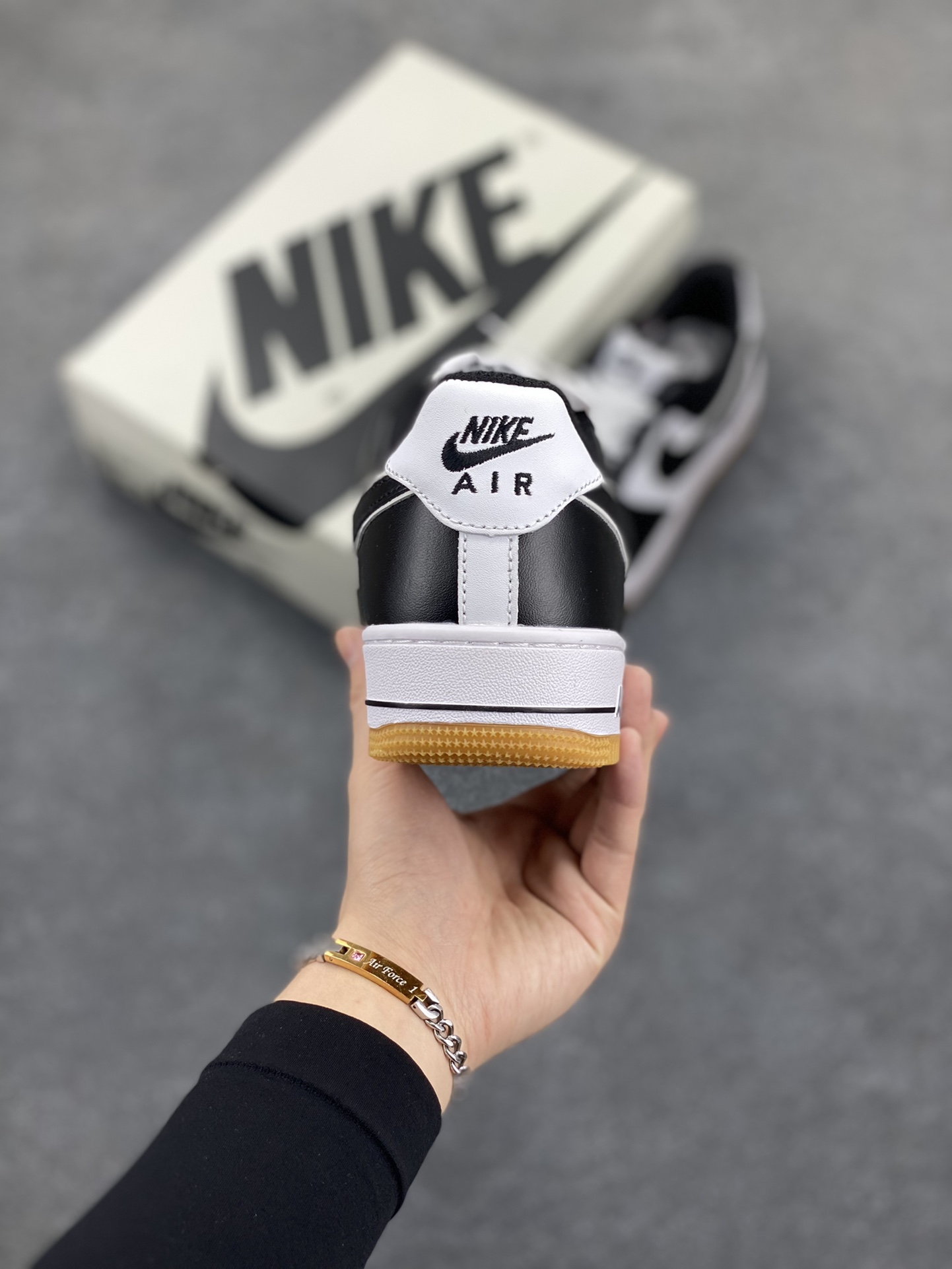 图片[4]-福利特价 Air Force 1\’ 07 原楦头原纸板 打造纯正空军版型 专注外贸渠道 全掌内置蜂窝气垫 #原盒配件 原厂中底钢印、拉帮完美 货号：AW2296-002 尺码：36 36.5 37.5 38 38.5 39 40 40.5 41 42 42.5 43 44 44.5 45-选品中心