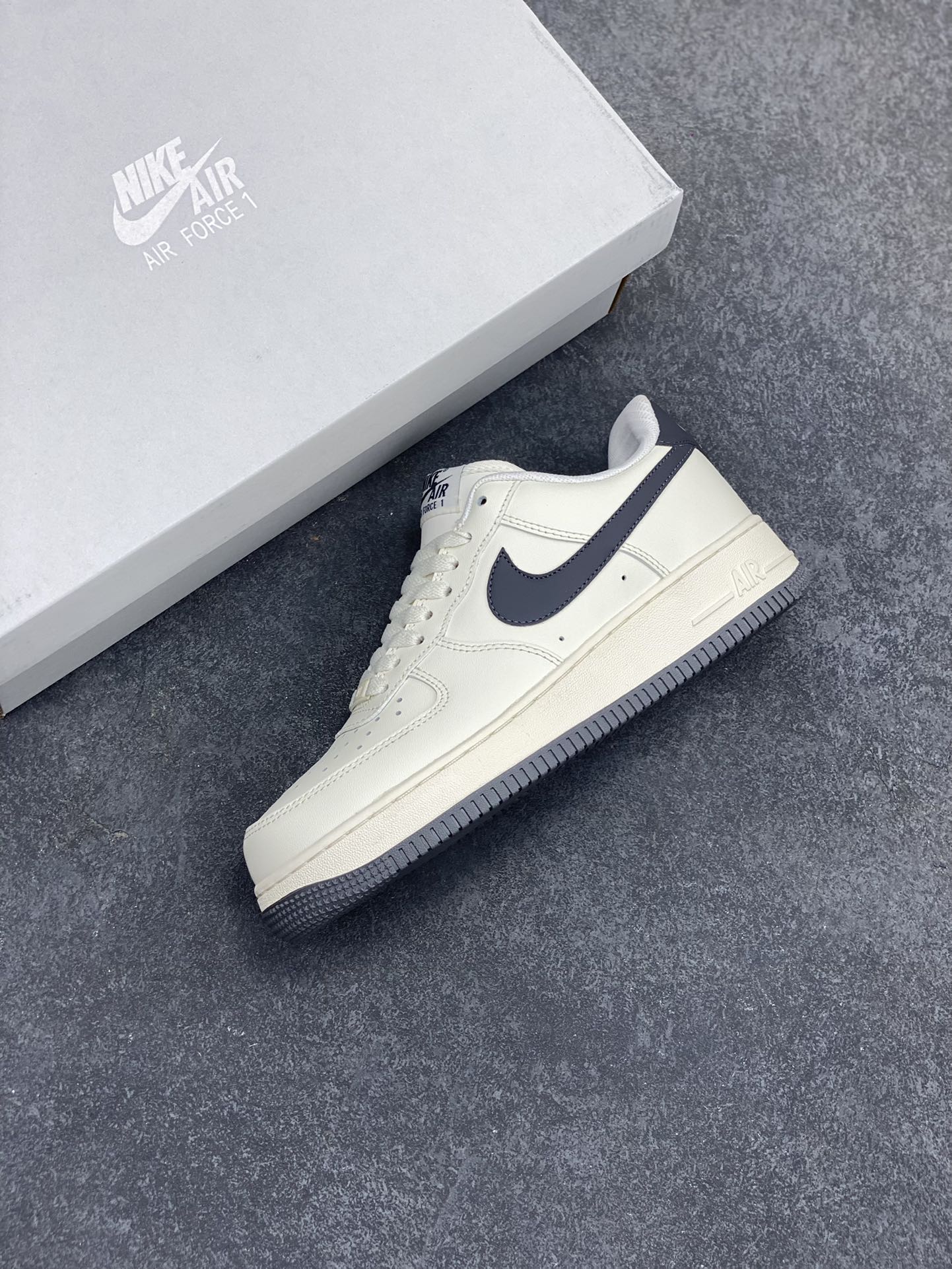 图片[7]-福利特价 Air Force 1\’ 07 原楦头原纸板 打造纯正空军版型 专注外贸渠道 全掌内置蜂窝气垫 #原盒配件 原厂中底钢印、拉帮完美 货号：CT7875-990 尺码：36 36.5 37.5 38 38.5 39 40 40.5 41 42 42.5 43 44 44.5 45-选品中心