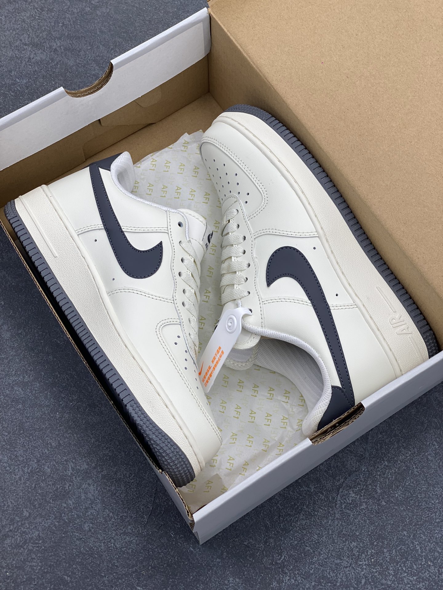 图片[9]-福利特价 Air Force 1\’ 07 原楦头原纸板 打造纯正空军版型 专注外贸渠道 全掌内置蜂窝气垫 #原盒配件 原厂中底钢印、拉帮完美 货号：CT7875-990 尺码：36 36.5 37.5 38 38.5 39 40 40.5 41 42 42.5 43 44 44.5 45-选品中心