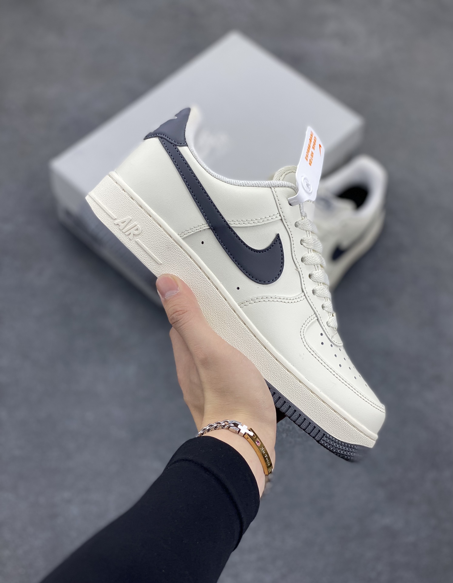 福利特价 Air Force 1\' 07 原楦头原纸板 打造纯正空军版型 专注外贸渠道 全掌内置蜂窝气垫 #原盒配件 原厂中底钢印、拉帮完美 货号：CT7875-990 尺码：36 36.5 37.5 38 38.5 39 40 40.5 41 42 42.5 43 44 44.5 45-选品中心