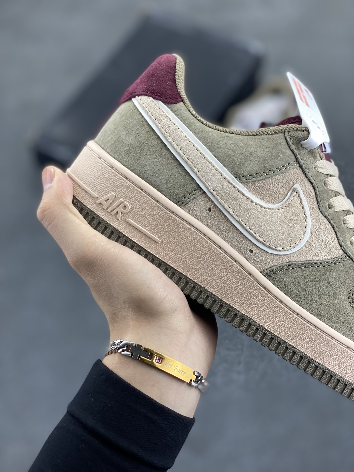 图片[6]-福利特价   Nike Air Force 1 Low 灰棕全麂皮低帮空军一号休闲板鞋 定制皮料 原楦原纸板 纯正空军版型 高清洁度 内置全掌气垫 货号：AV0383-229 尺码：36 36.5 37.5 38 38.5 39 40 40.5 41 42 42.5 43 44 44.5 45-选品中心