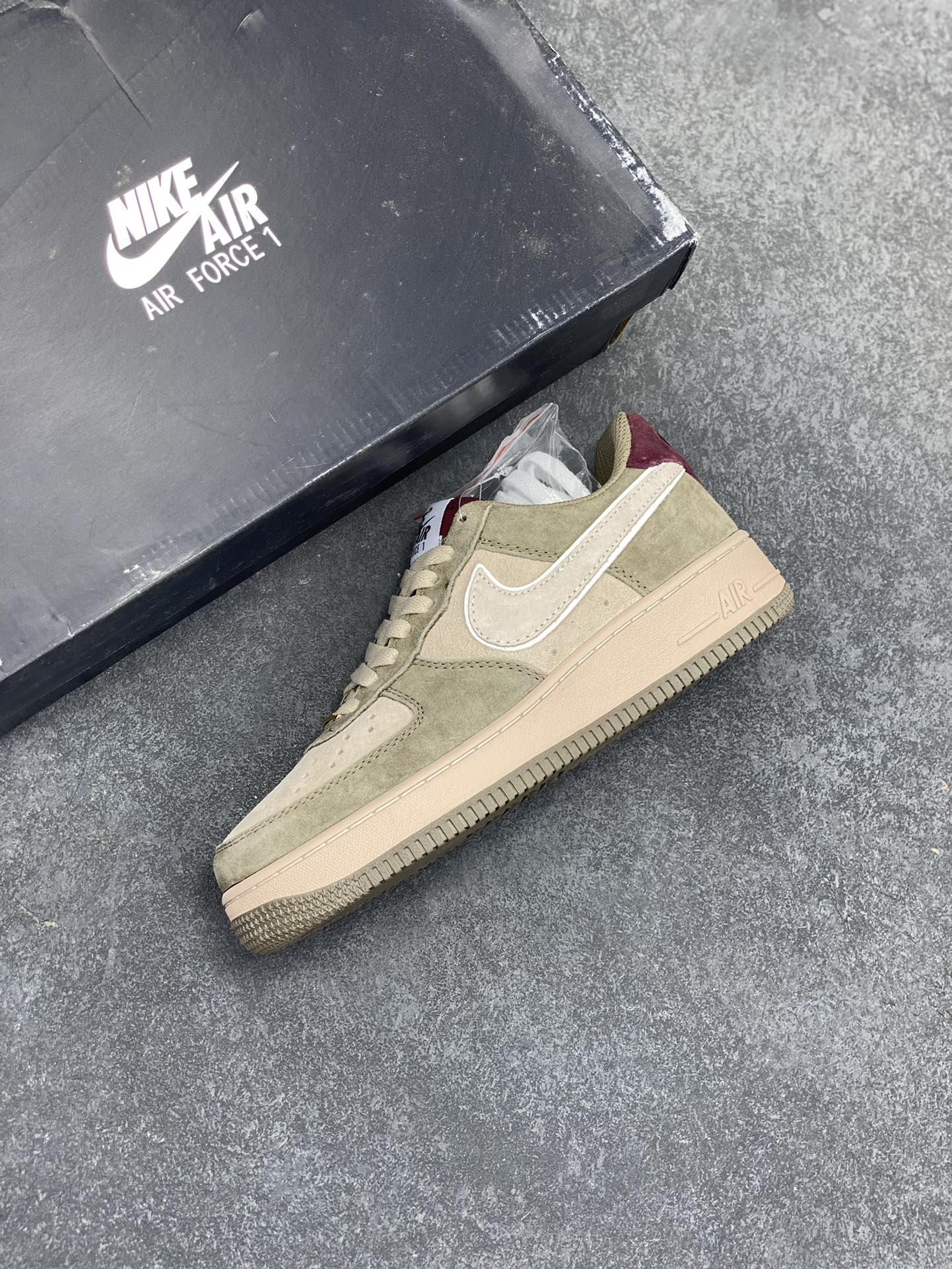 图片[7]-福利特价   Nike Air Force 1 Low 灰棕全麂皮低帮空军一号休闲板鞋 定制皮料 原楦原纸板 纯正空军版型 高清洁度 内置全掌气垫 货号：AV0383-229 尺码：36 36.5 37.5 38 38.5 39 40 40.5 41 42 42.5 43 44 44.5 45-选品中心