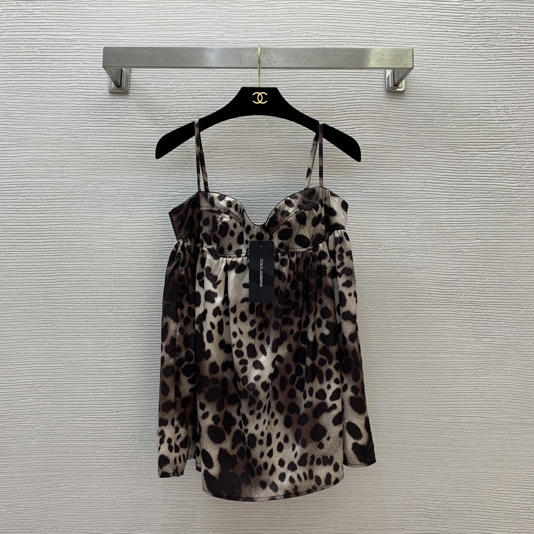 NO:321749,Model number D25030476 Dolce & Gabbana DG* new style stylish sexy leopard print strapless suspender dress!  Leopard print color, black, (M size bust 88, skirt length 52 without shoulder straps), Dolce & Gabbana, skirts, alexander wang19860909款号D25030476 杜嘉班纳DG*新款 时尚性感豹纹印花抹胸吊带连衣裙！豹纹色、黑色、（M码胸围88,裙长52不含肩带）,,Dolce&Gabbana,skirts,alexander wang,Women's clothing