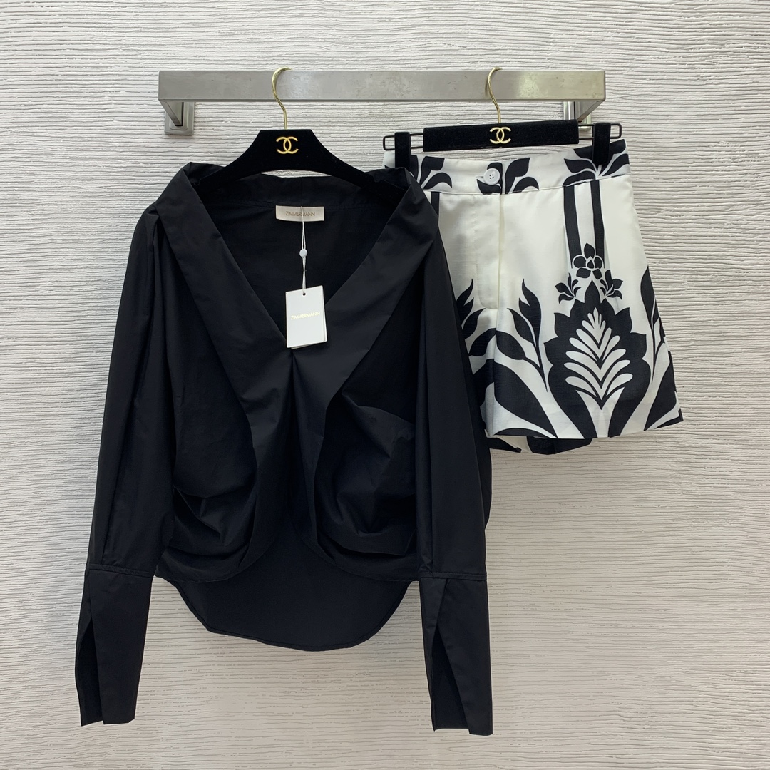 NO:322338,Model number G25030538 ZIMMERMA*N ZIMMERMA Australian brand High-end customized cotton temperament fashionable two-piece set!  Personalized and fashionable V-neck with short front and loose pleated long sleeve shirt with retro printed high waist wide-leg shorts!  (Size S bust 114, rotator sleeve 65, front garment length 52/60; waist circumference 66~72, elasticity after trousers 38), shorts, alexander wang19860909款号G25030538 ZIMMERMA*N兹默曼澳洲品牌 高端定制棉质气质时尚两件套装！个性时尚V领前短后长宽松褶皱长袖衬衣复古印花高腰阔腿短裤！（S码胸围114,连肩袖65,前衣长52/60；腰围66～72后松紧,裤长38）,,shorts,alexander wang,Women's clothing