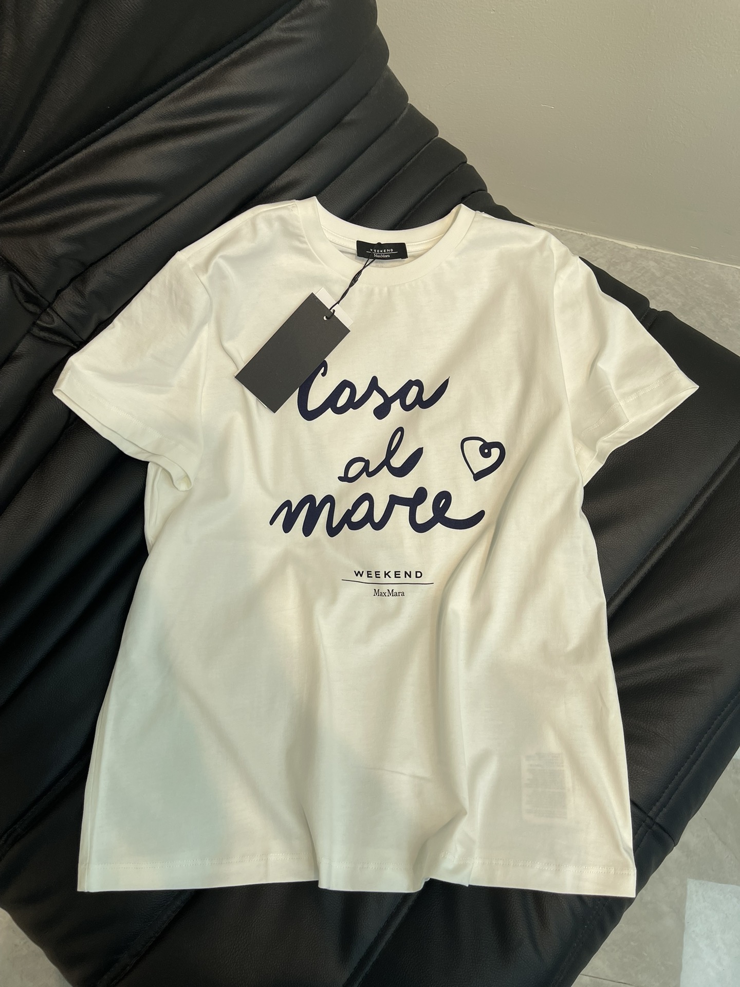 NO:323859,Weeken* Max Mar*25 Spring and Summer New Limited Series Short-sleeved T-shirts. Fashion experts come and see!  This T-shirt is so amazing. It has pure white base, eye-catching font patterns, literary and personalized. The upper body becomes fashionable in seconds, and it is easy to grasp the atmosphere. Don’t hesitate, buy it quickly~SML AA,,T-shirt,tees,t-shirt,alexander wang19860909Weeken* Max Mar*25春夏新品限定系列短袖T恤.时尚精们看过来！这款T恤太惊艳 纯净白色打底,亮眼的字体图案,文艺又不失个性.上身秒变时髦精,轻松拿捏氛围感,别犹豫,快入手~SML AA,,T-shirt,tees，t-shirt,alexander wang,Women's clothing