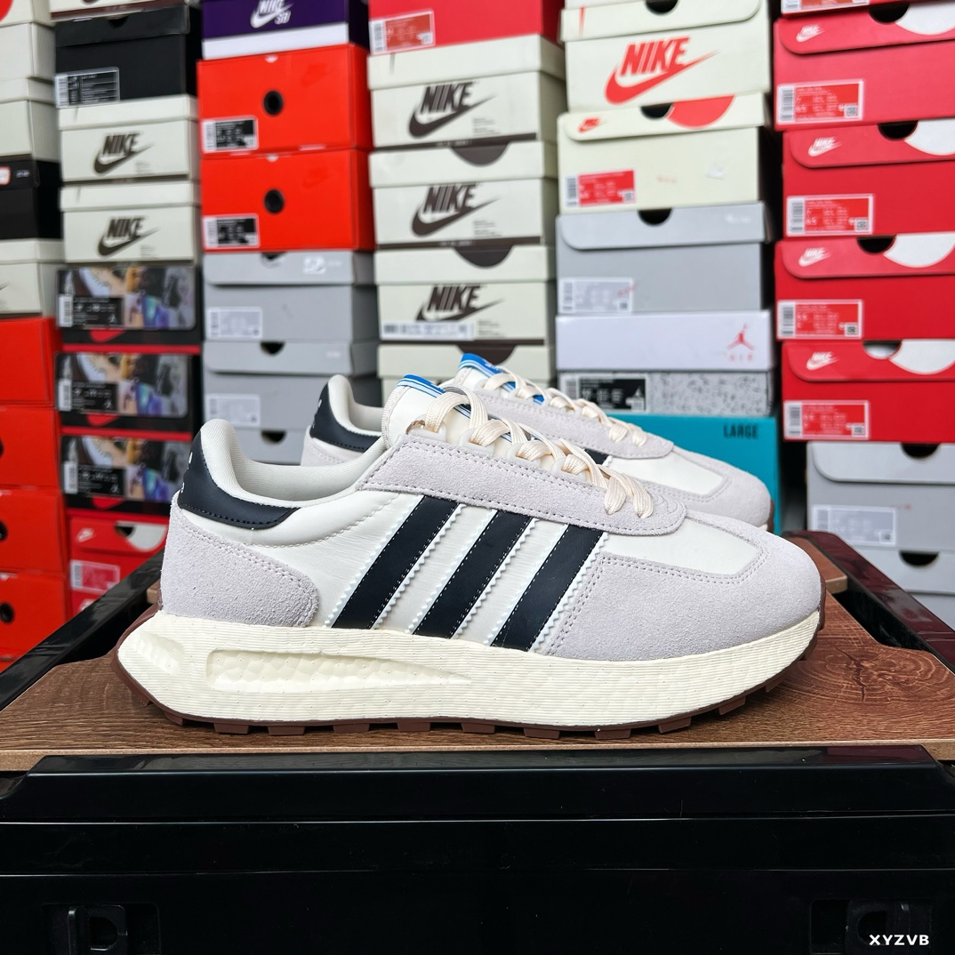 精品实拍ZY\n公司级阿迪达斯 新款 三叶草 厚底  ADIDAS RETROPY E  新款 爆米花 低帮经典运动鞋潮厚底增高男女士慢跑鞋。以年代经典跑步鞋为灵感，新鲜演绎复古造型。搭载adidas Boost科技，打造现代感。旨在带来舒适脚感，同时展现复古风格。\n\n类型：男女鞋\n货号：JR0\n码数：-含半码