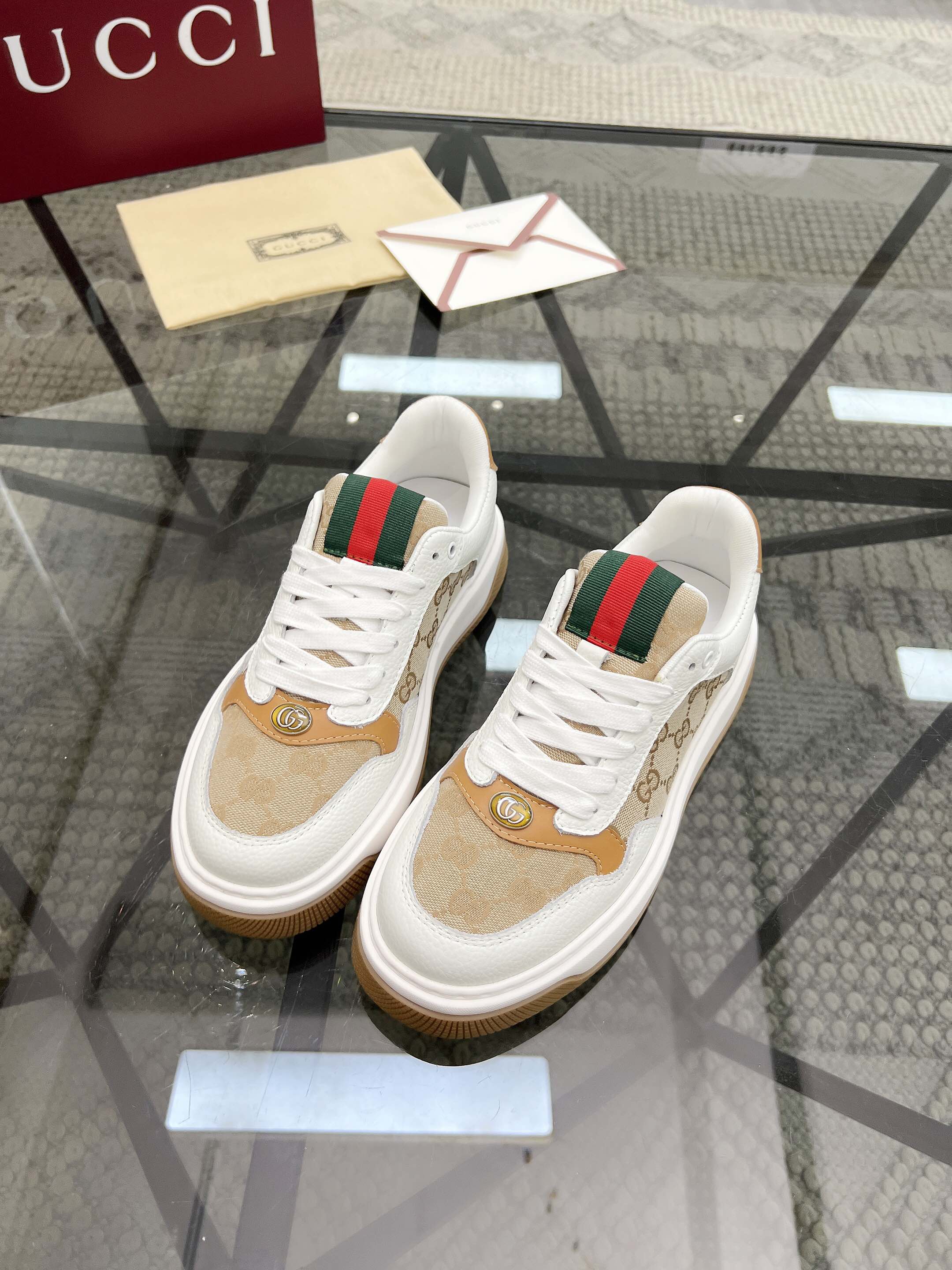 NO:222007,Brand G U C C I Color Original Color Pair Code 39-44 Customized 38.45 Price Material Guqi 2025 Top-level ·Original Individual Product!  Premium and trendy men's sports and casual shoes!  A unique personality!  The upper is made of imported cowhide with Guqi printed logo spliced ​​cowhide inner lining. The original molded sole is high-quality and worthy of possession. Guqi casual shoes, cowhide19860909品牌G U C C I 颜色原版配色 码数39-44定做38.45 价格 材质古奇2025顶级·原单货！精品好货潮男运动休闲鞋！与众不同的个性！鞋面采用进口牛皮搭配古奇印花logo拼接牛皮内里 原版开模大底、高品质值得拥有,古奇 休闲鞋,cowhide,Men's shoes