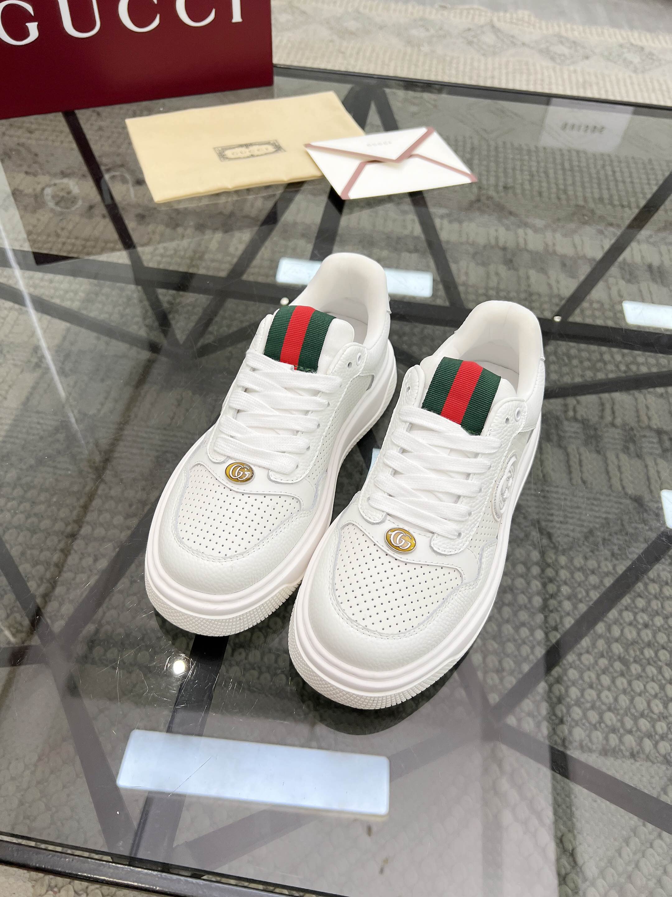 NO:603913,Brand G U C C I Color Original Color Code Number 39-44 Customized 38.45 Price Material Gucci 2025 Top · Original Single Goods!  High-quality, trendy men's sports and casual shoes!  Unique personality!  The upper is made of imported cowhide with Gucci printed logo and stitched cowhide lining. Original molded outsole, high quality and worth owning, Gucci casual shoes, cowhide19860909品牌G U C C I 颜色原版配色 码数39-44定做38.45 价格 材质古奇2025顶级·原单货！精品好货潮男运动休闲鞋！与众不同的个性！鞋面采用进口牛皮搭配古奇印花logo拼接牛皮内里 原版开模大底、高品质值得拥有,古奇 休闲鞋,cowhide,Men's shoes