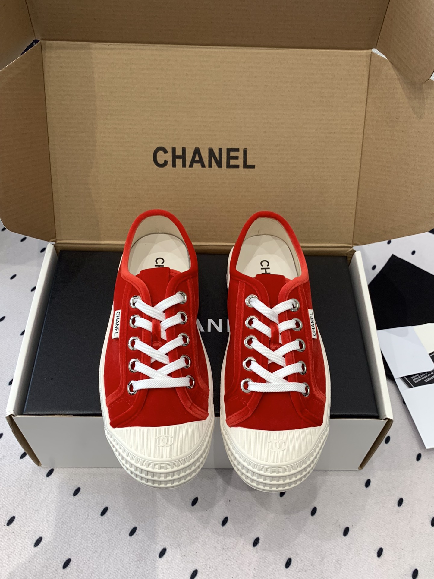 NO:247718,Chanel new thick-soled casual shoes, a touching feeling, the legs are particularly visible on the upper foot, the original imported high-density canvas upper imported sheepskin footbed, the sole is 5cm thick, the sole is original open mold tpu outsole Size35-40, casual shoes/sports shoes, chanel, sneakers, sheepskin19860909Chanel新款厚底休闲鞋 让人动心的感觉 上脚特显腿型原版进口高密度帆布鞋面进口羊皮垫脚 底厚5cm 鞋底原版开模tpu大底 Size35-40,休闲鞋/运动鞋,chanel,sneakers,sheepskin,Women's Shoes